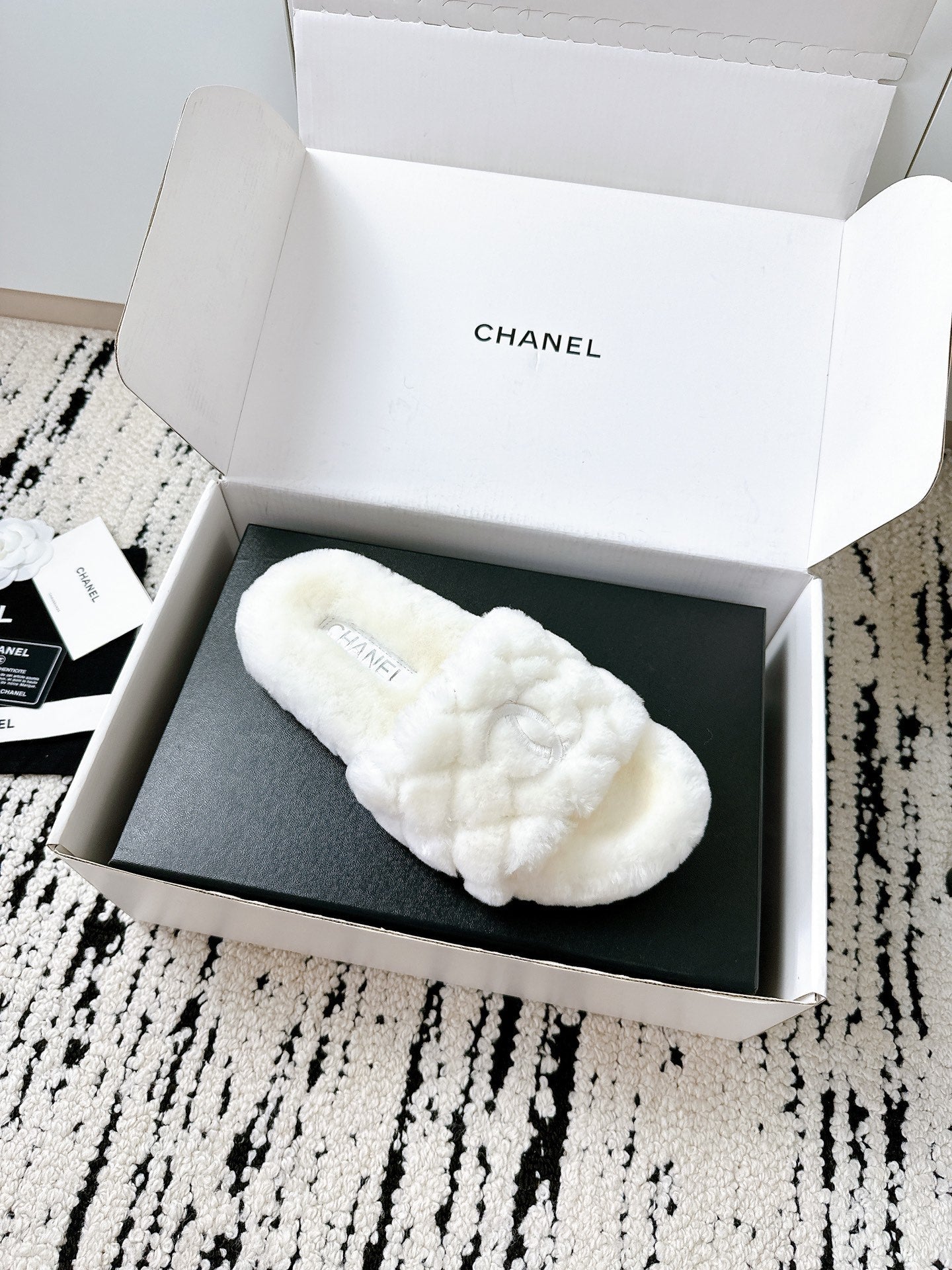 CC 25s Slippers 50mm White Wool 433607