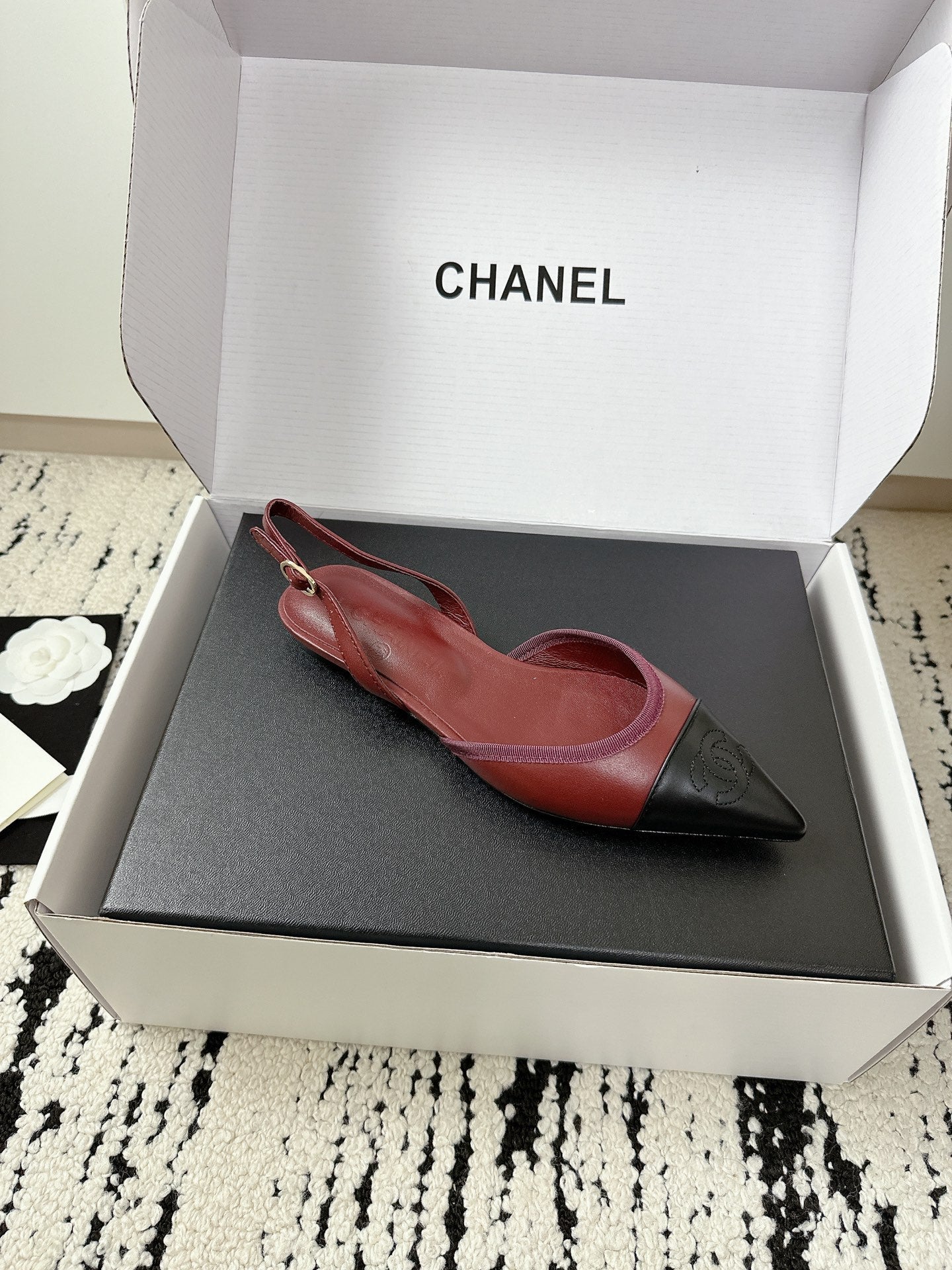 CC Slingback Pointed Burgundy Black Leather 628308
