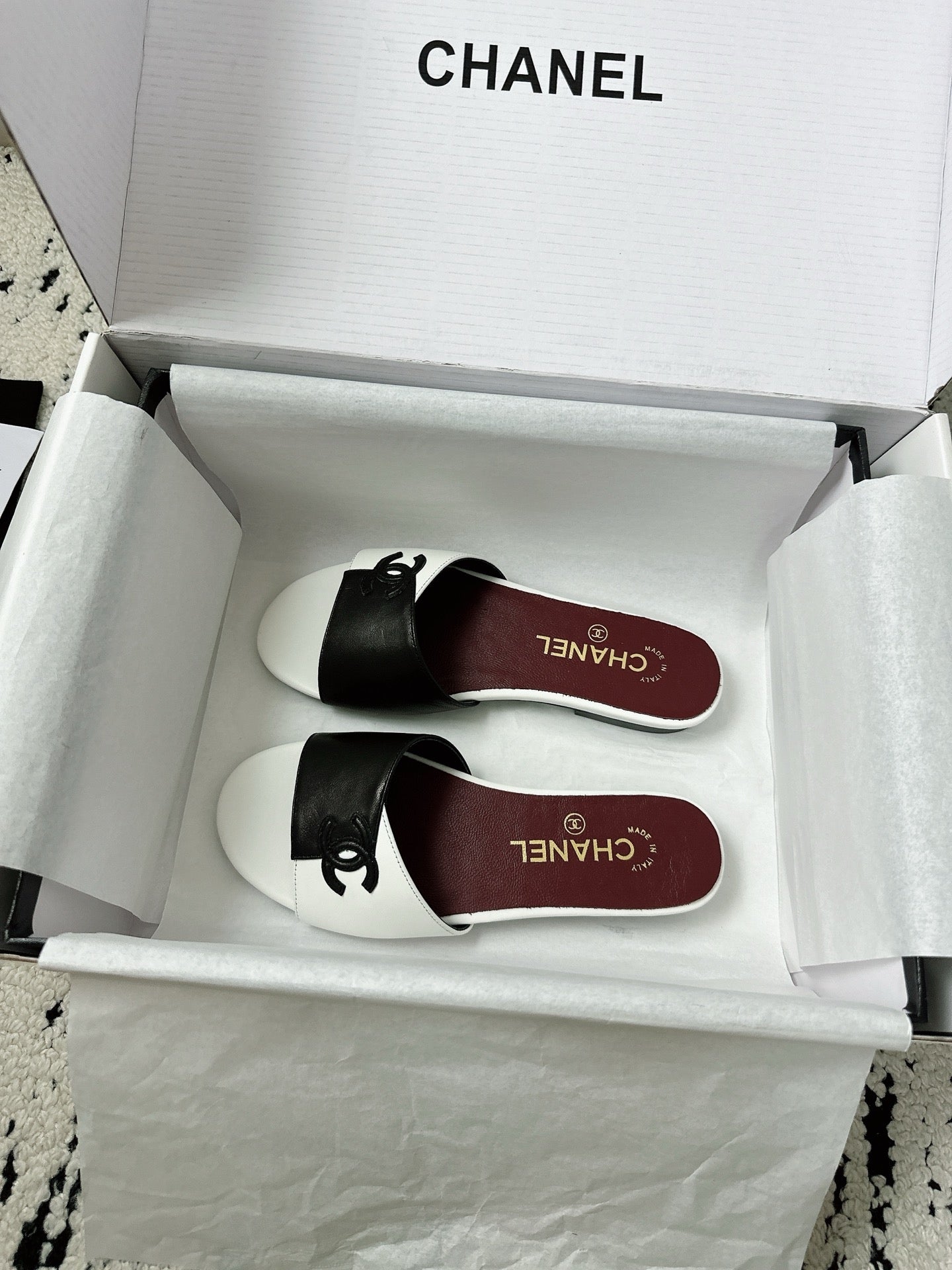 CC Cruise 2025/26 Flat Mules Black White Lambskin
