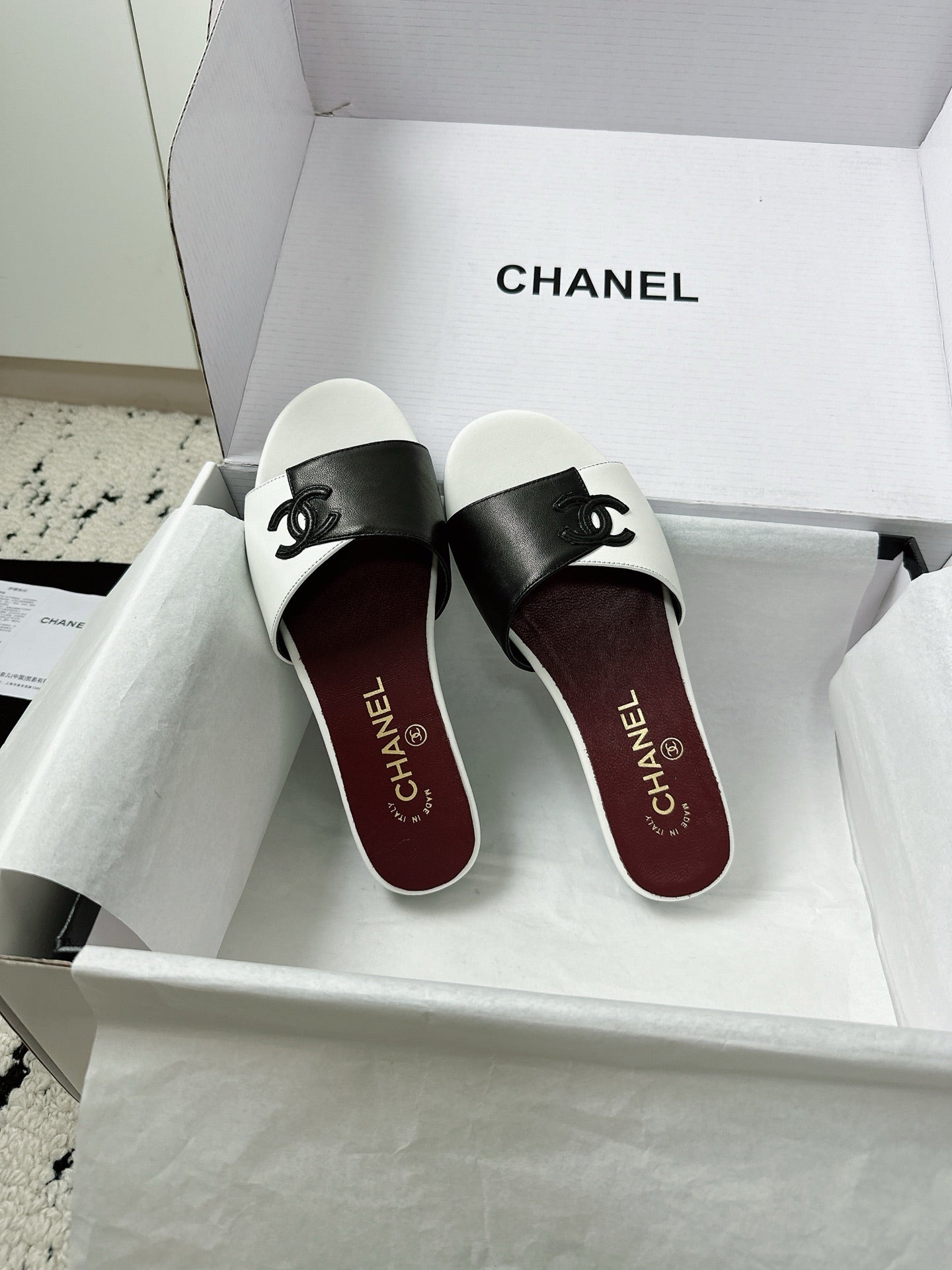 CC Cruise 2025/26 Flat Mules Black White Lambskin
