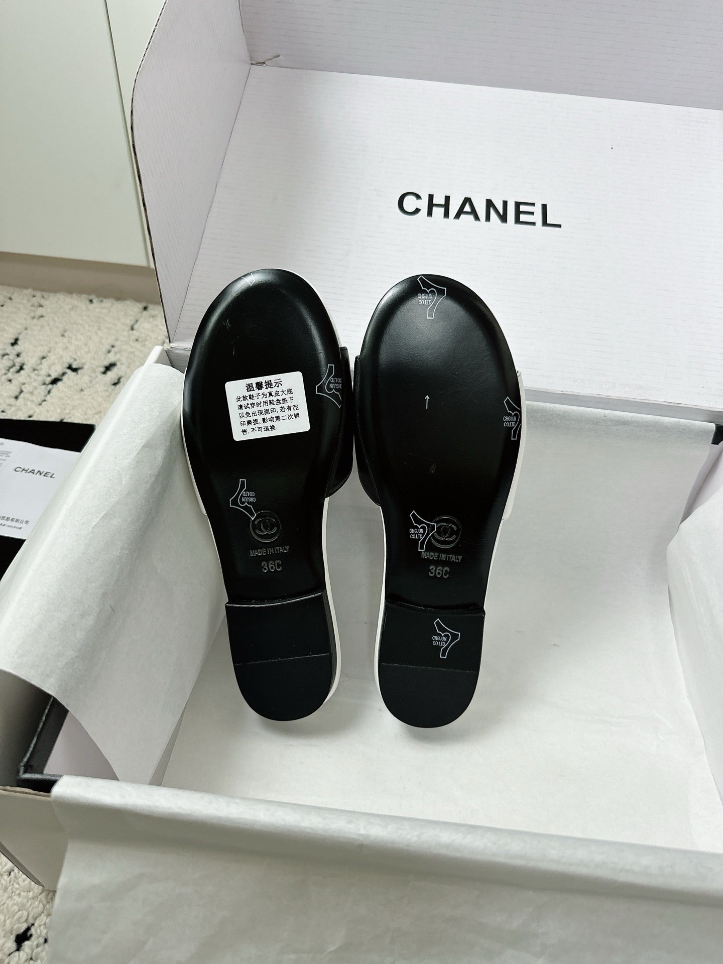 CC Cruise 2025/26 Flat Mules Black White Lambskin