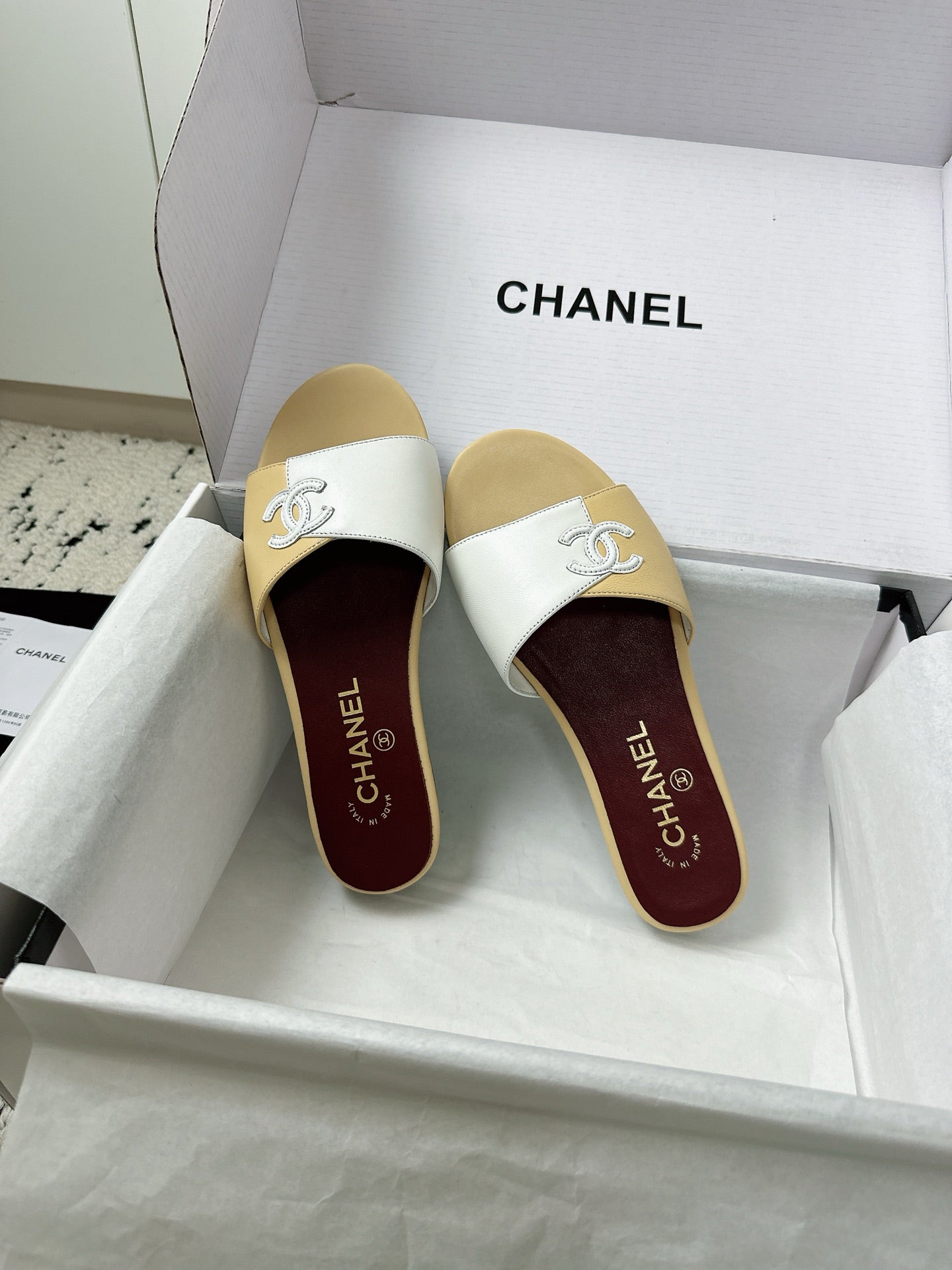 CC Cruise 2025/26 Flat Mules Light Beige White Lambskin