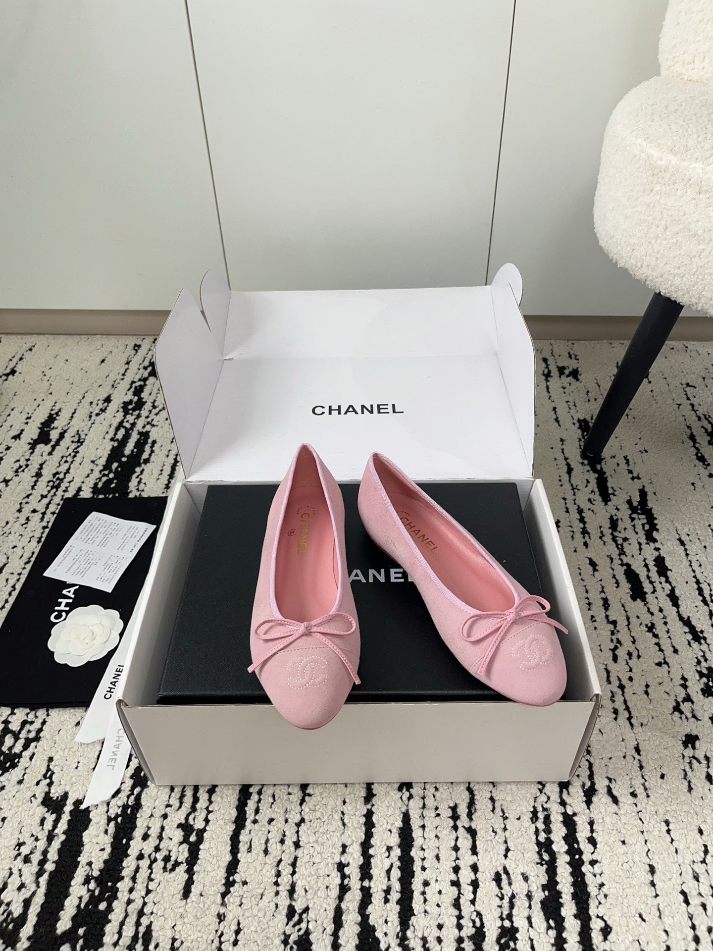 CC 26A Ballet Flat Light Pink Suede 900740