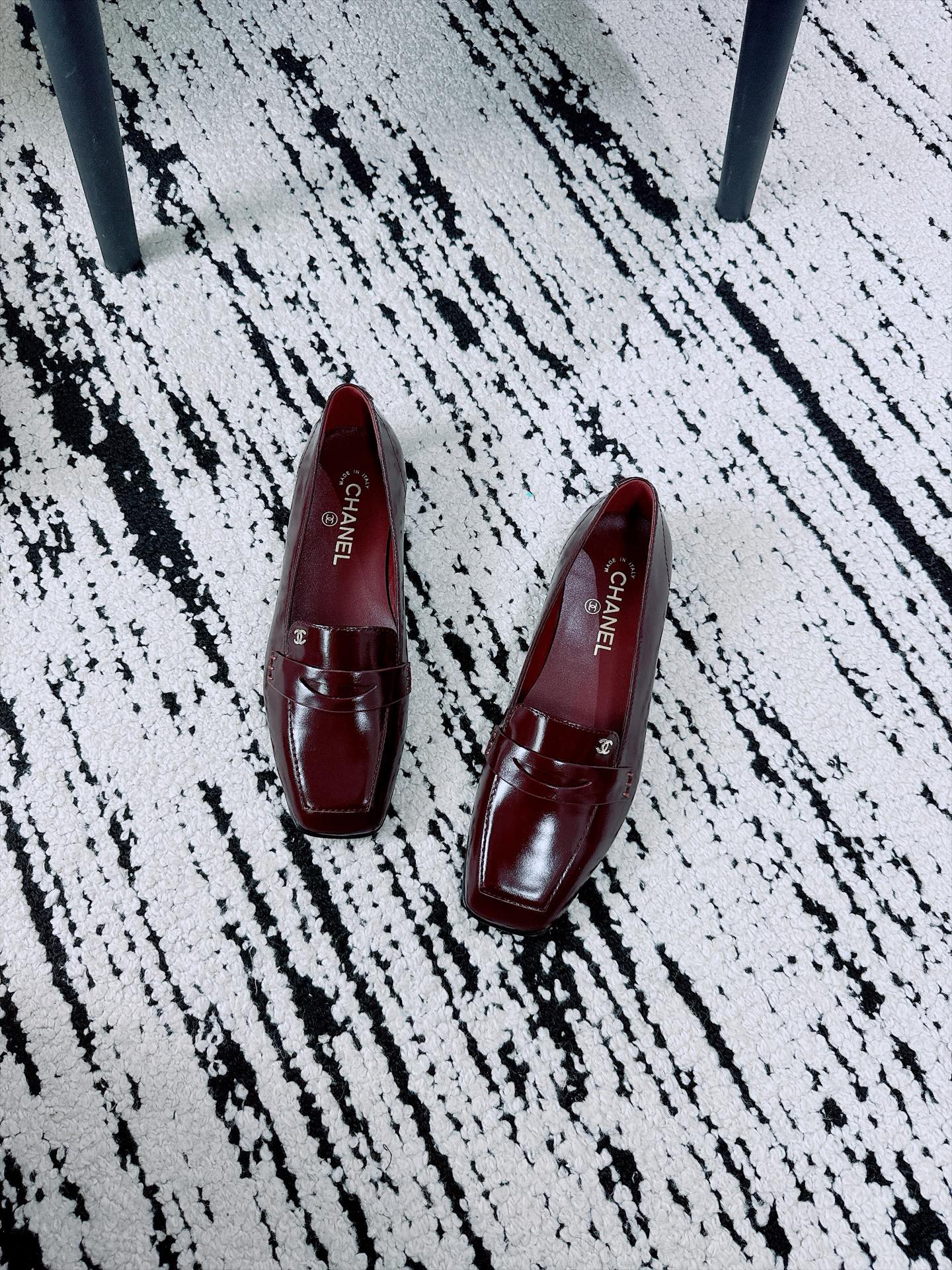 CC AW26 Mocassins Falt Bordeaux Shiny Leather 942739