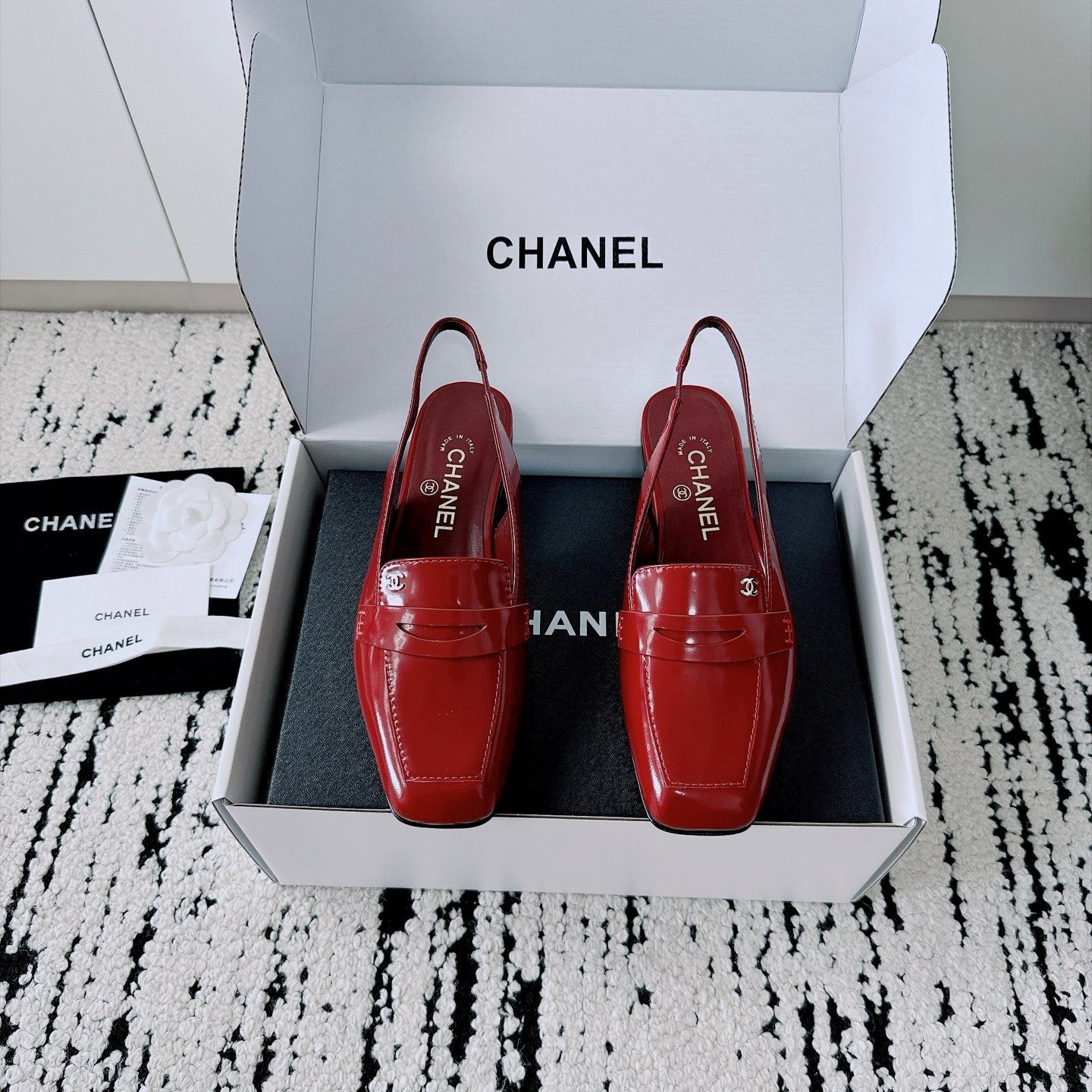 CC AW26 Mocassins Slingback Loafers Burgundy Shiny Leather 942468