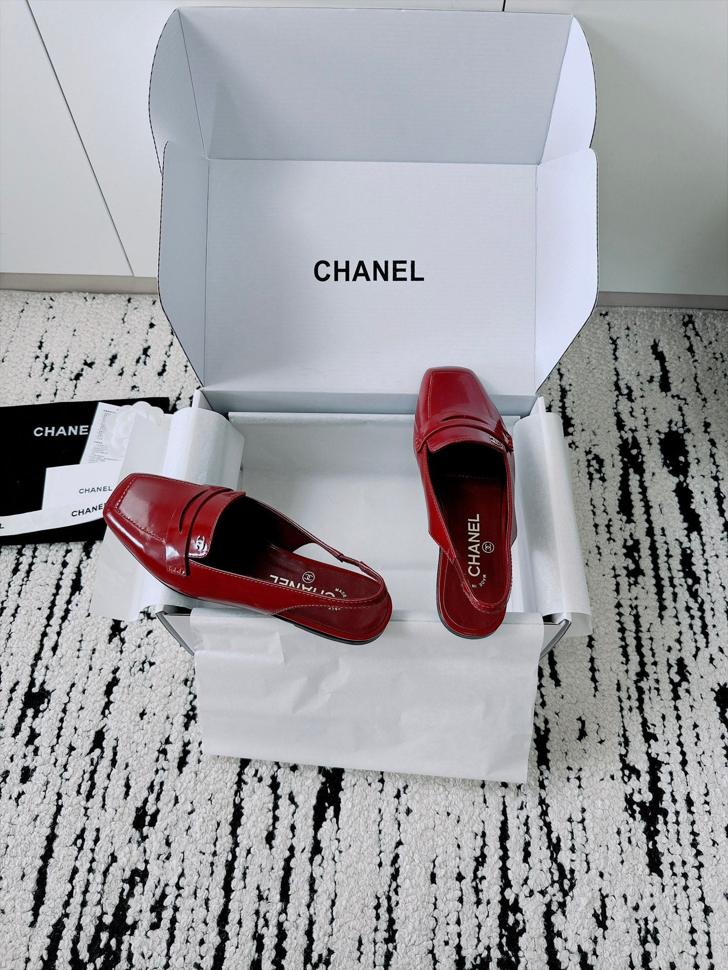 CC AW26 Mocassins Slingback Loafers Burgundy Shiny Leather 942468