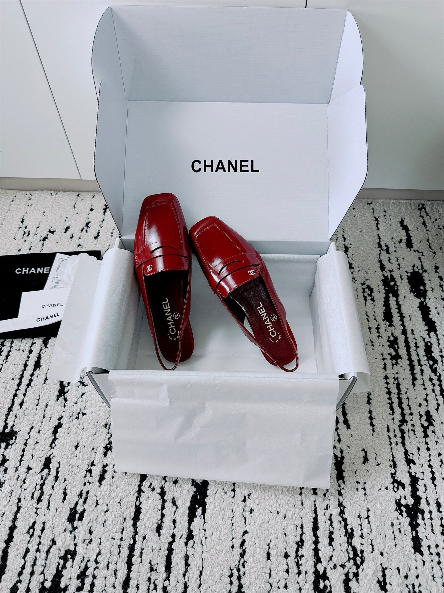 CC AW26 Mocassins Slingback Loafers Burgundy Shiny Leather 942468