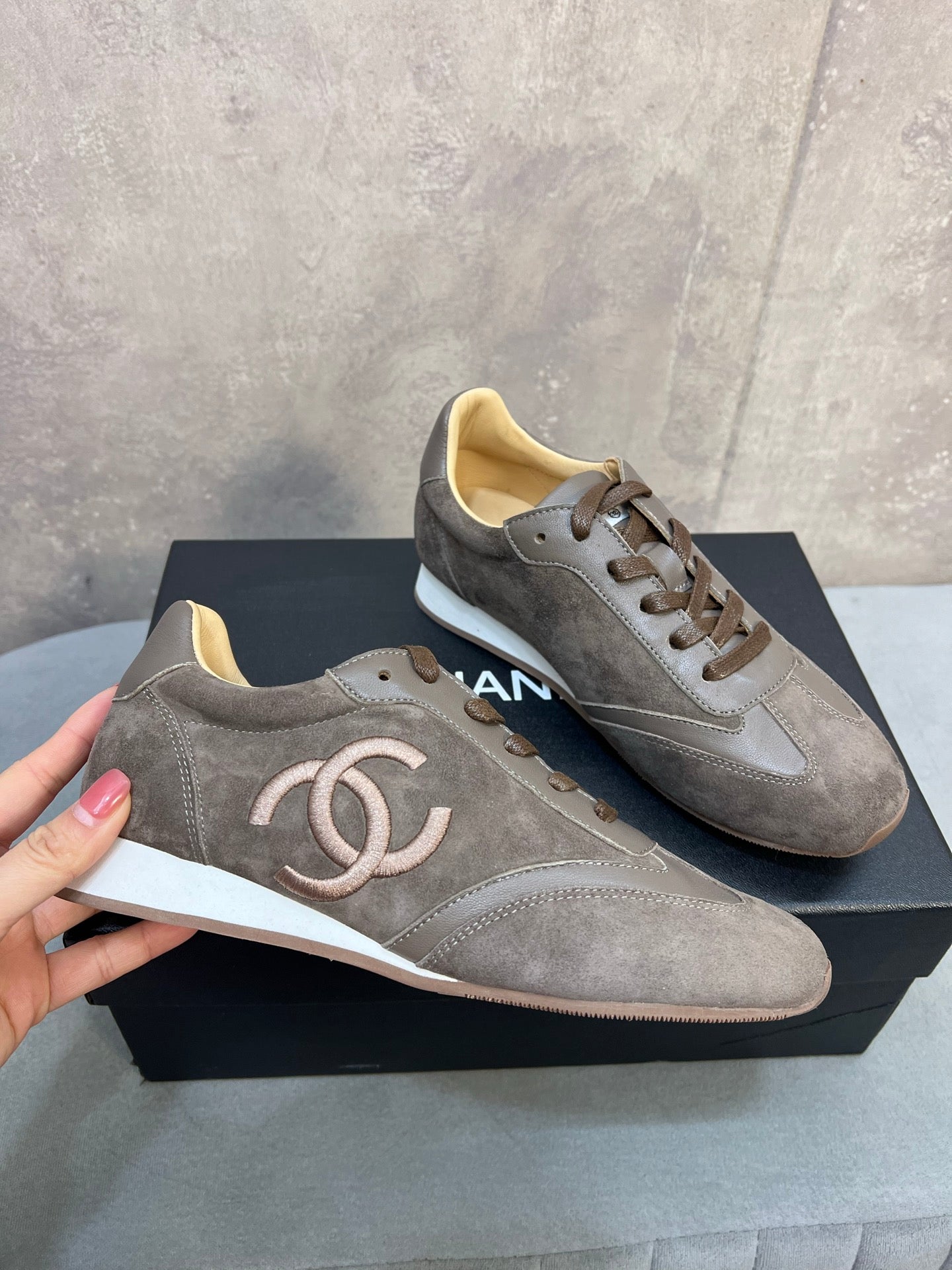 CC 26P Sneakers Grey-Brown Suede 682523
