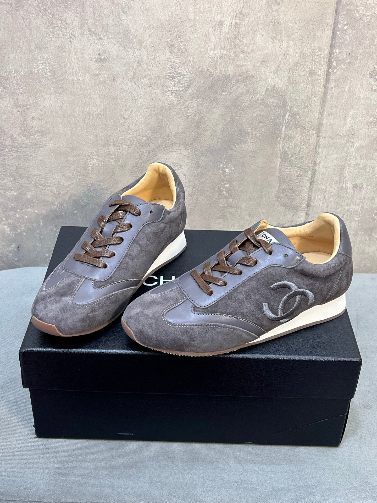 CC 26P Sneakers Grey-Purple Suede 682523