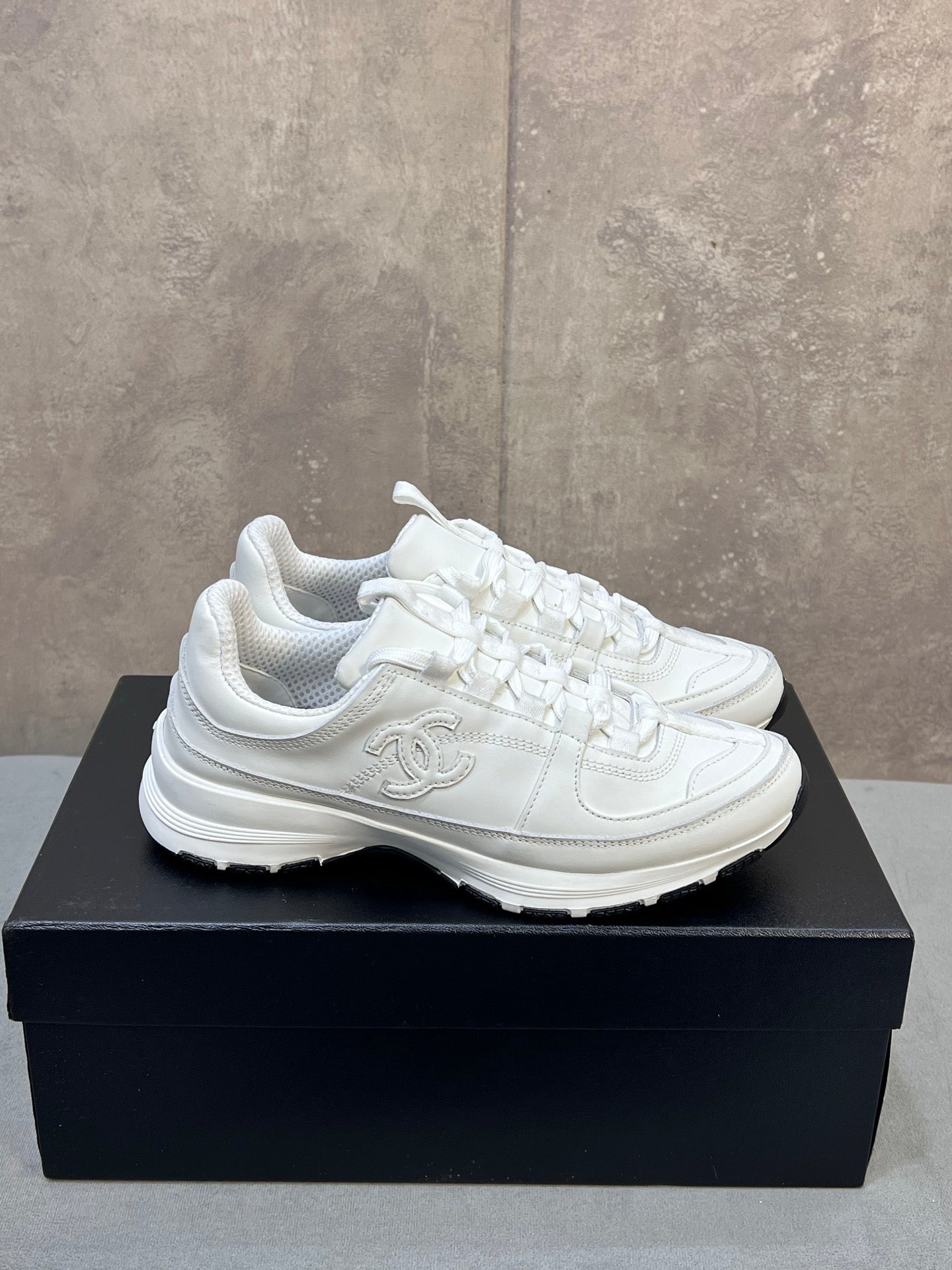CC 26s Runner CC Logo Sneakers White Calfskin
