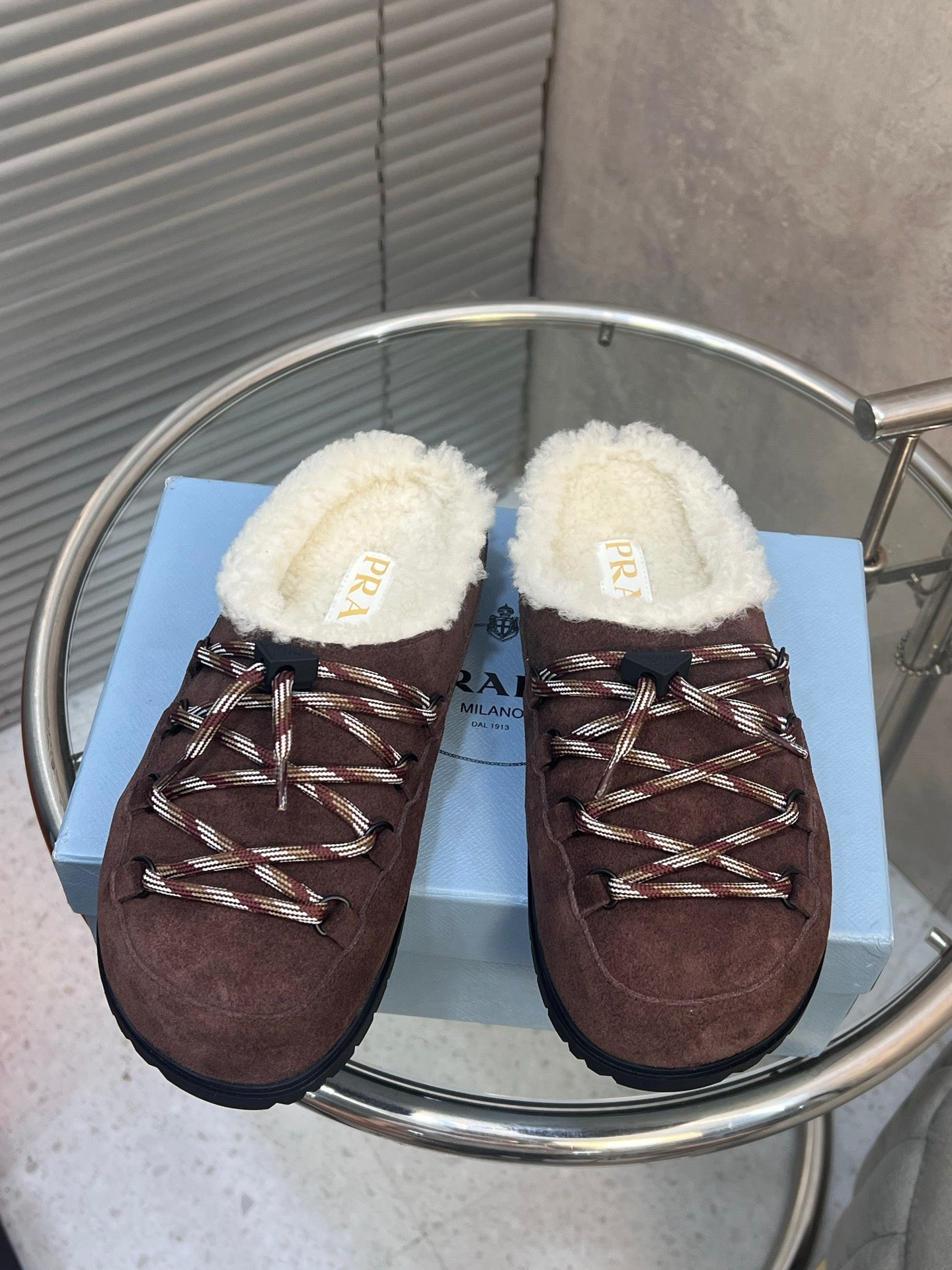 Prada 26s Mules Lace-up Cream Suede Shearing 952899