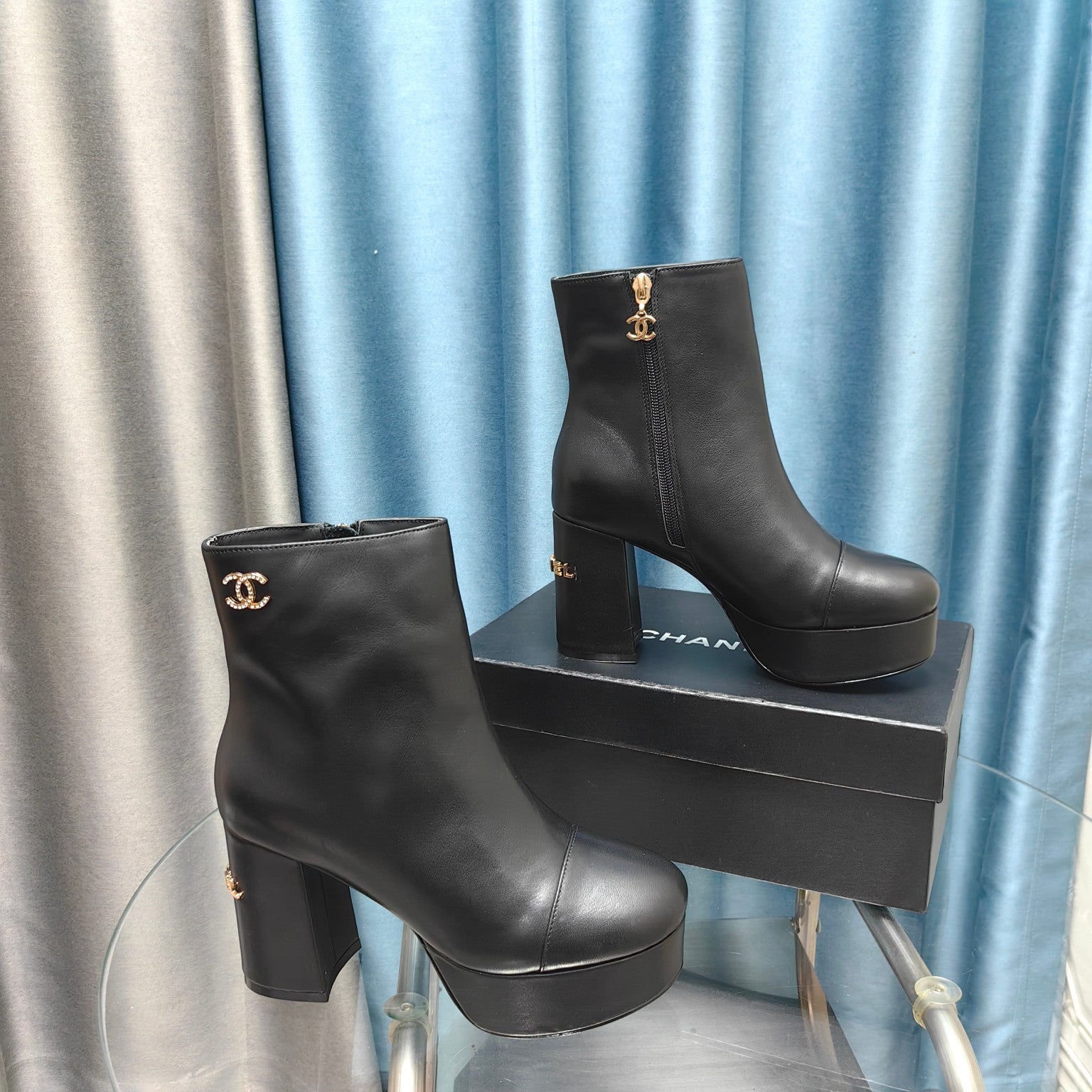 CC 25B Rhinestone Chunky Heel Ankle Boots 90mm Black Sheepskin 444302