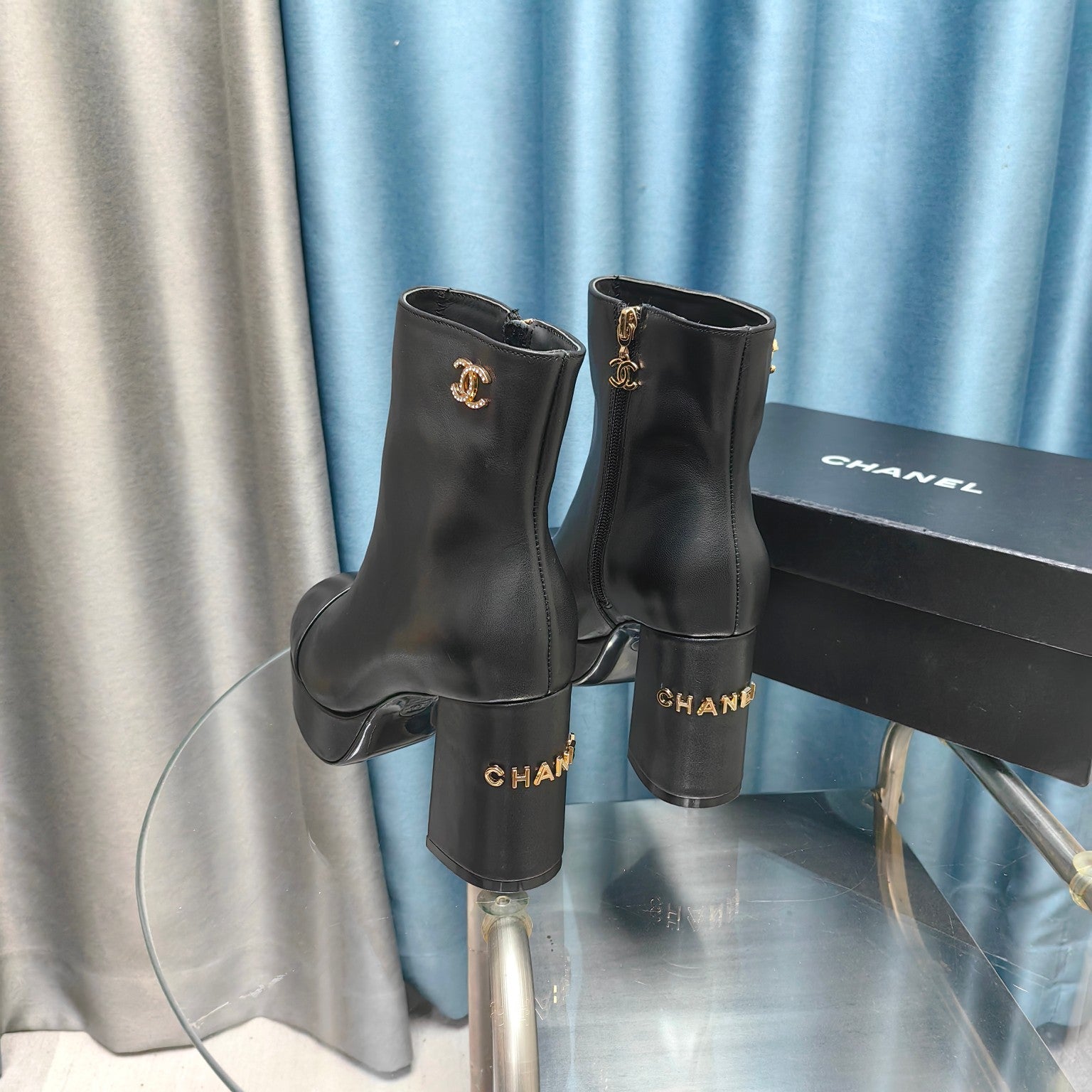CC 25B Rhinestone Chunky Heel Ankle Boots 90mm Black Sheepskin 444302
