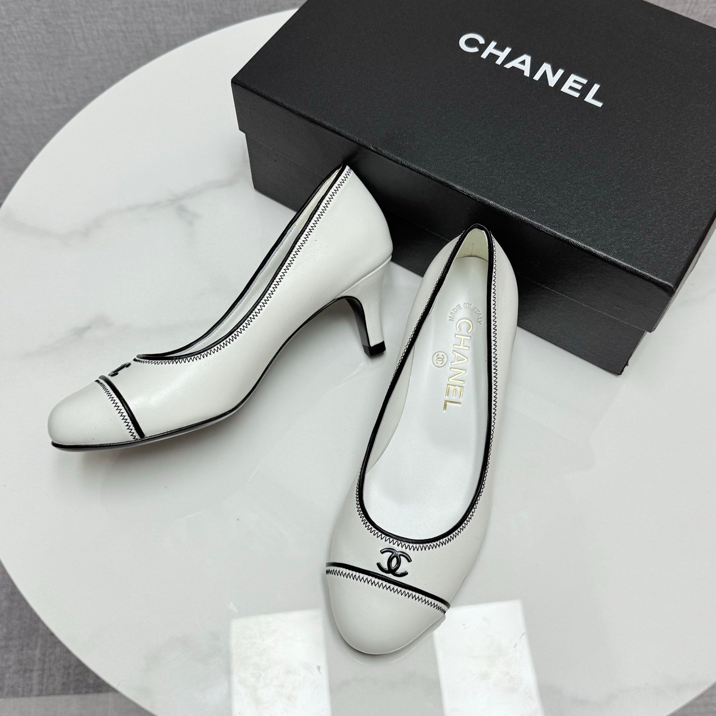 CC 25 Pumps 50mm White Black Sheepskin 368794