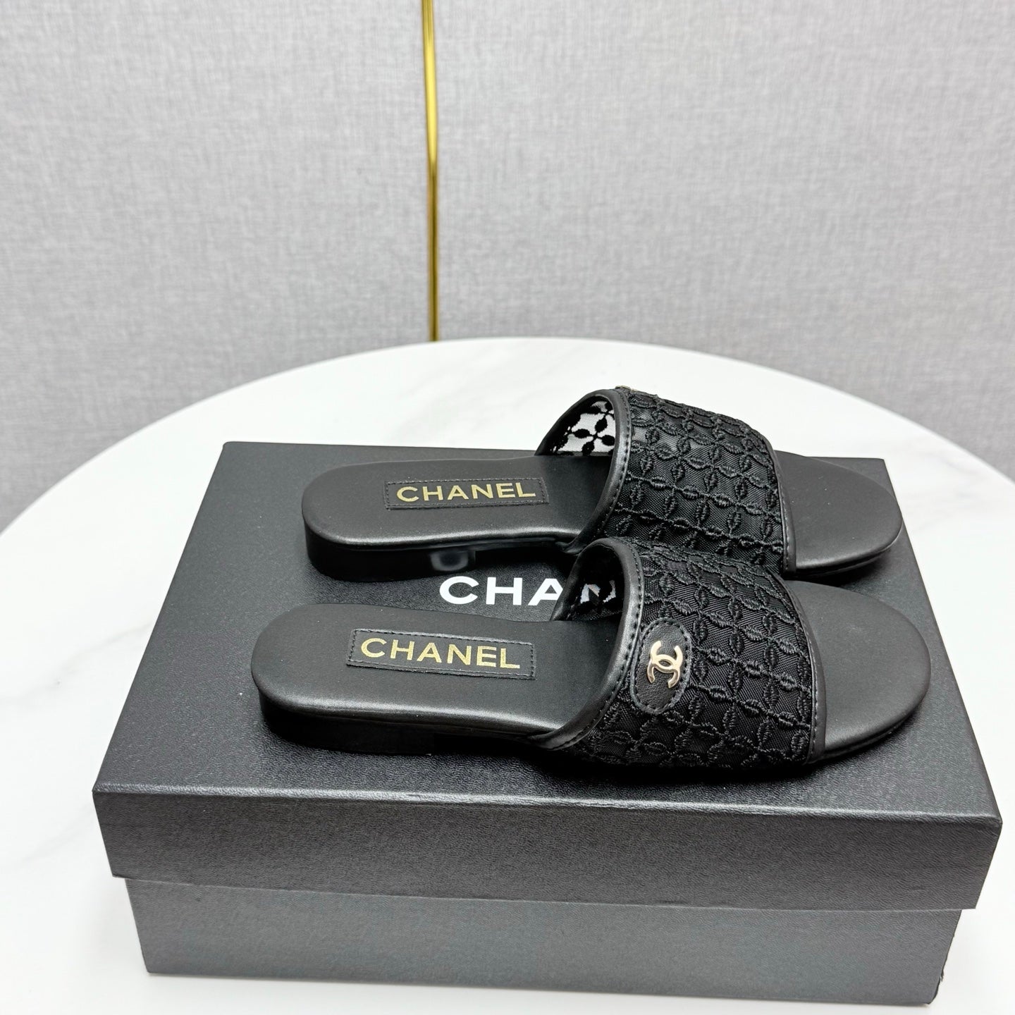 CC 25 Flat Mule Sandals Black Mesh And Sheepskin 368806