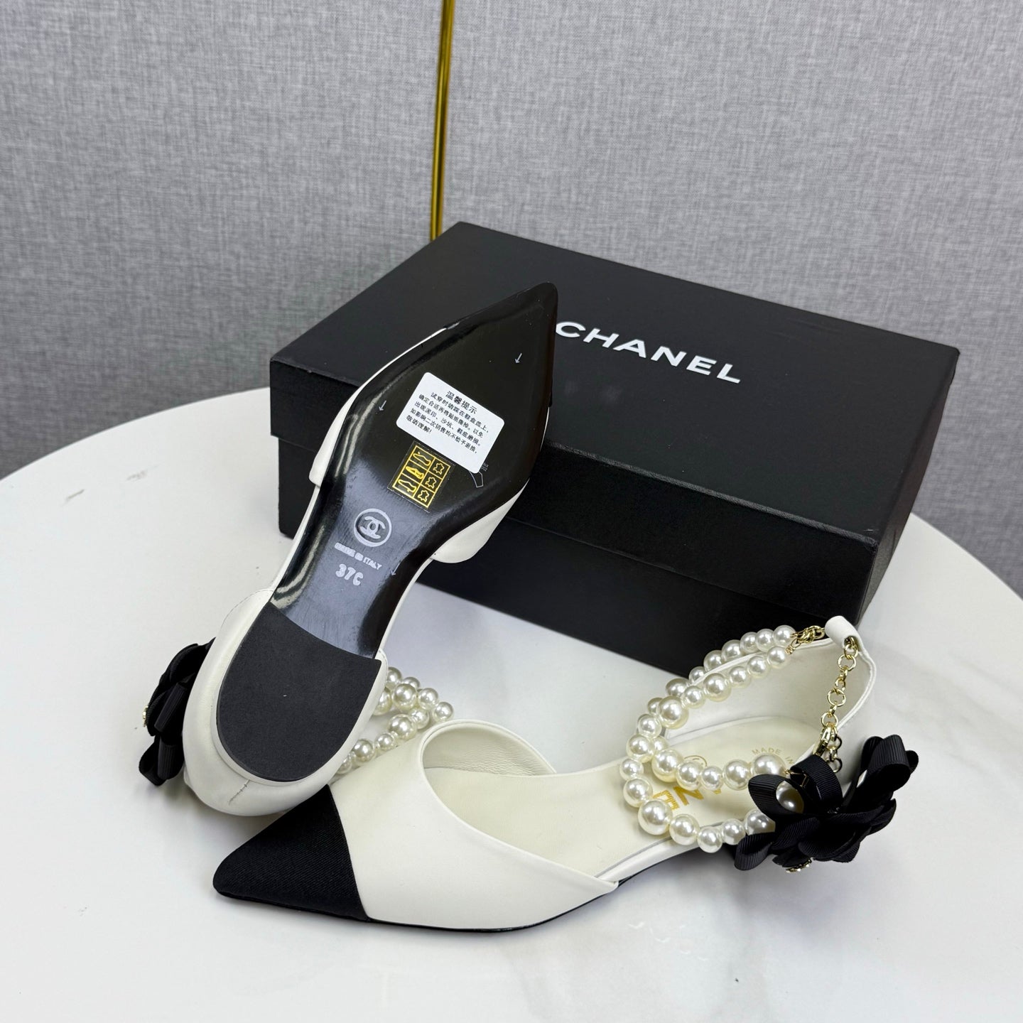 CC 25K New Pearl Chain Slingback Black White Sheepskin Fabric 541067