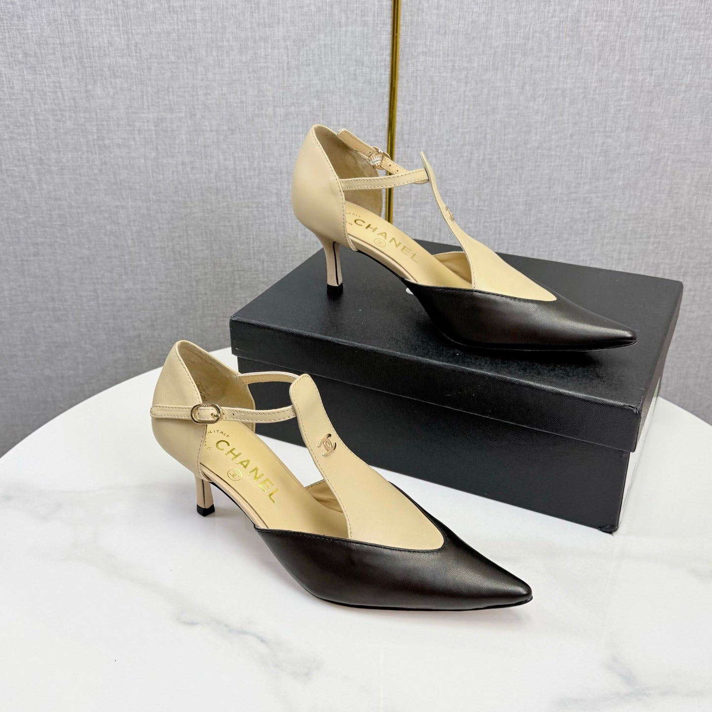 CC T-Strap Kitten Heels Beige Black Sheepskin 619975