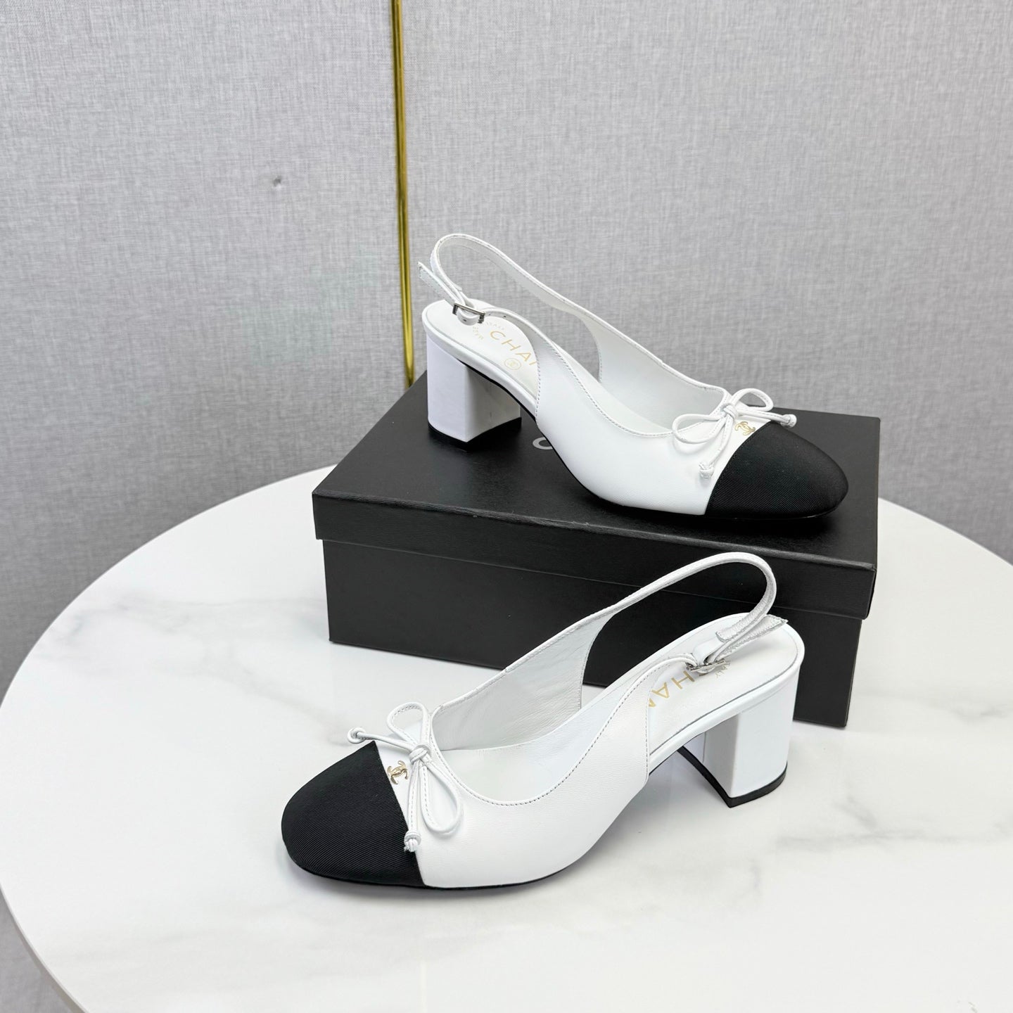 CC 26s Slingback Heels 45 Mm In White Lambskin And Fabric