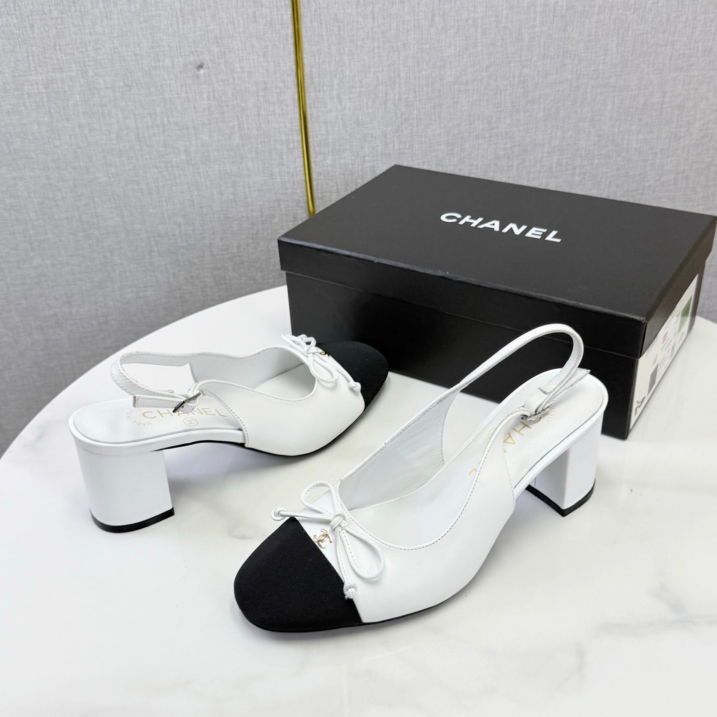 CC 26s Slingback Heels 45 Mm In White Lambskin And Fabric