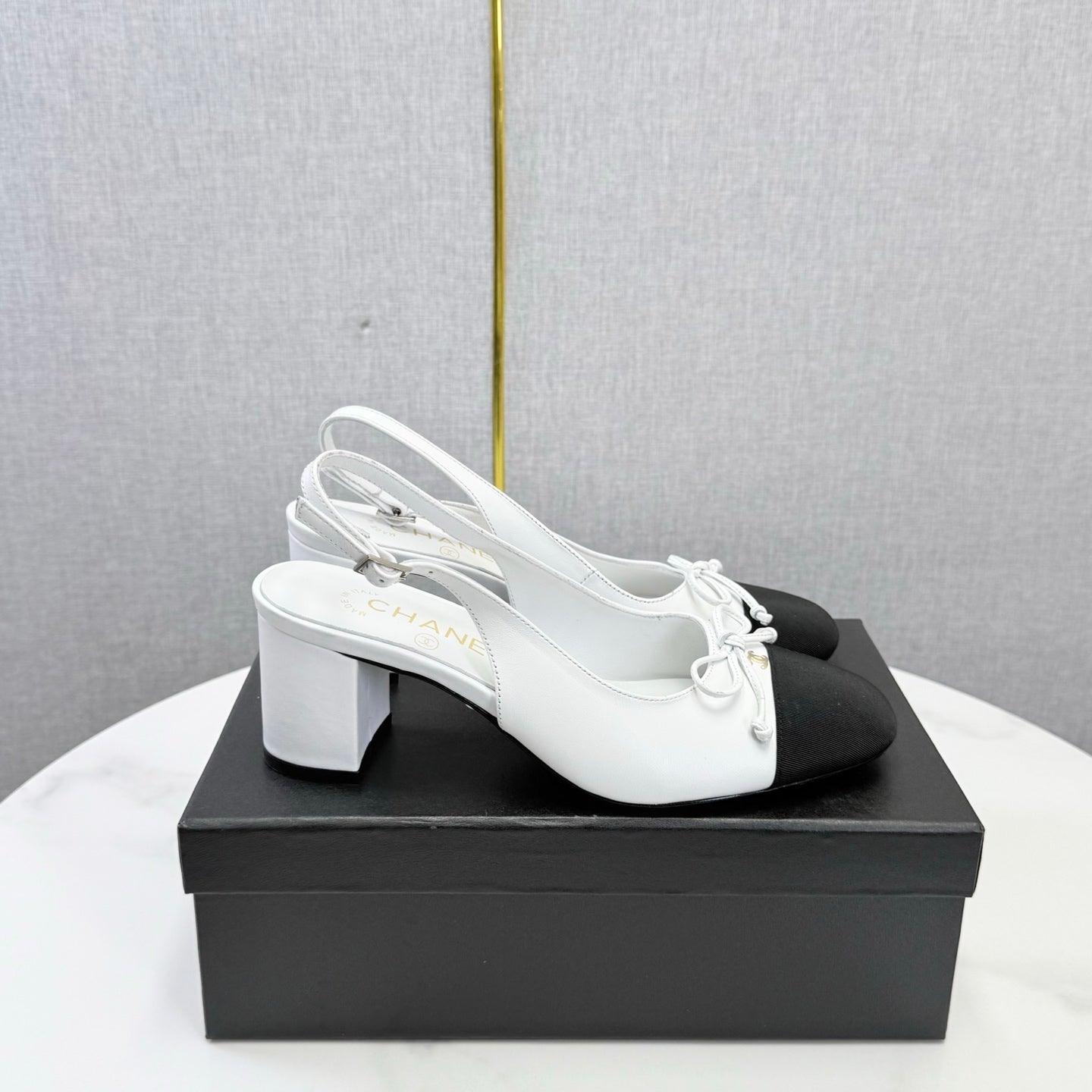 CC 26s Slingback Heels 45 Mm In White Lambskin And Fabric