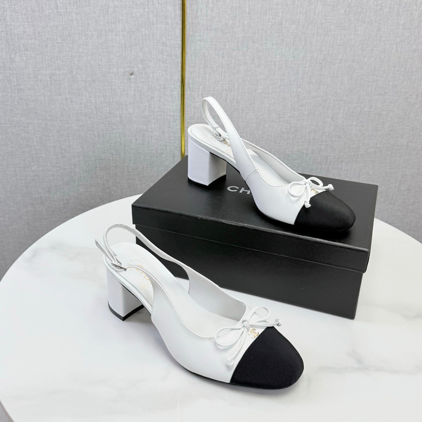 CC 26s Slingback Heels 45 Mm In White Lambskin And Fabric