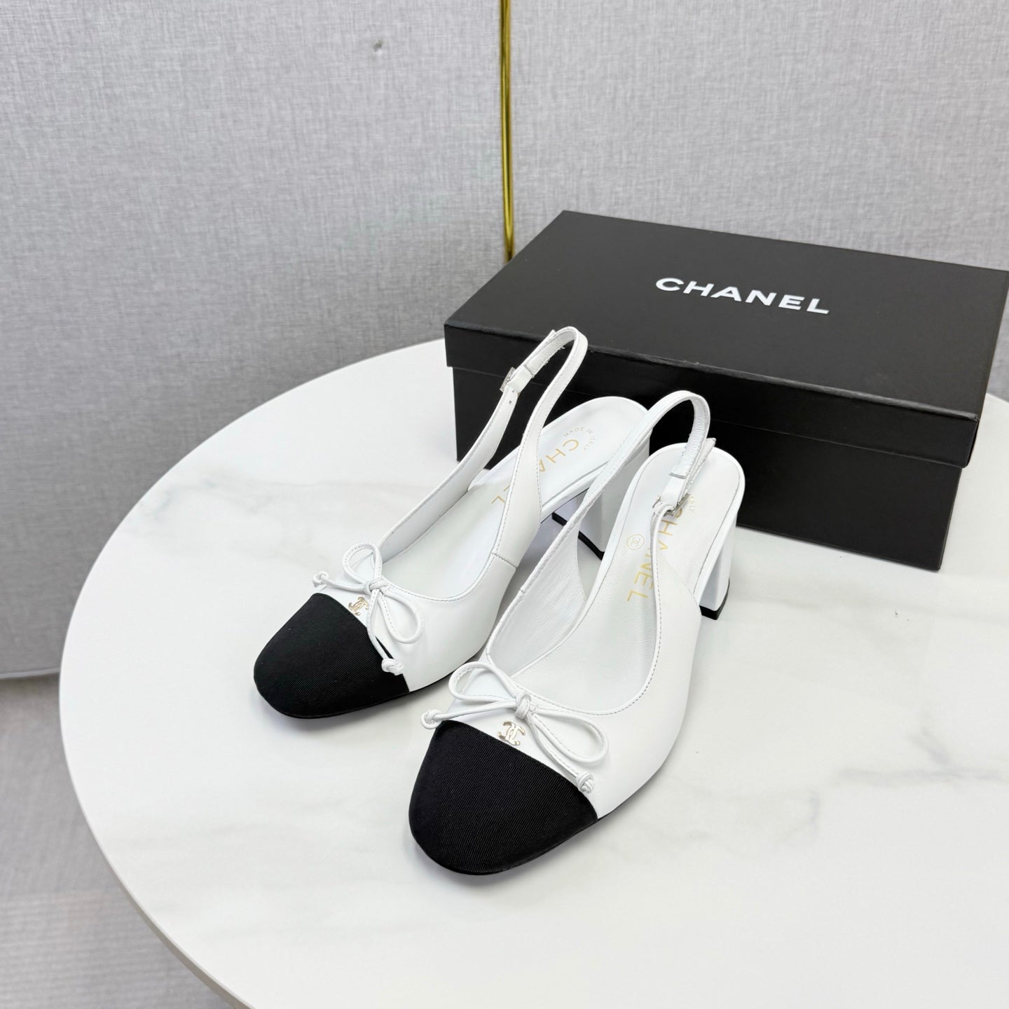 CC 26s Slingback Heels 45 Mm In White Lambskin And Fabric