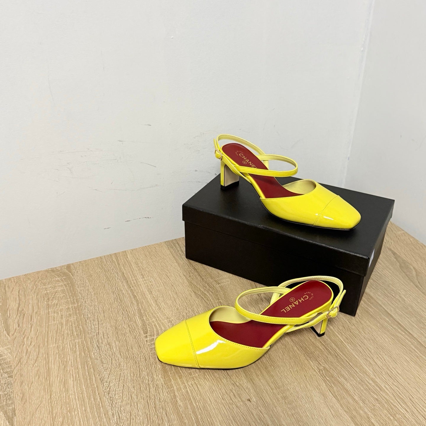 CC Métiers d’art 2026 Slingbacks 6.5cm Yellow Patent Calfskin 865638