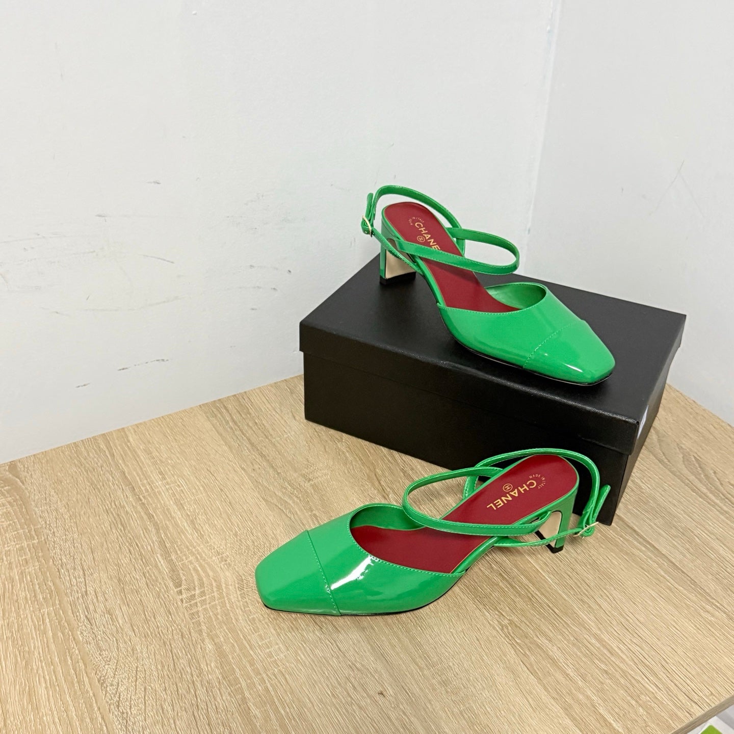 CC Métiers d’art 2026 Slingbacks 6.5cm Green Patent Calfskin 865643