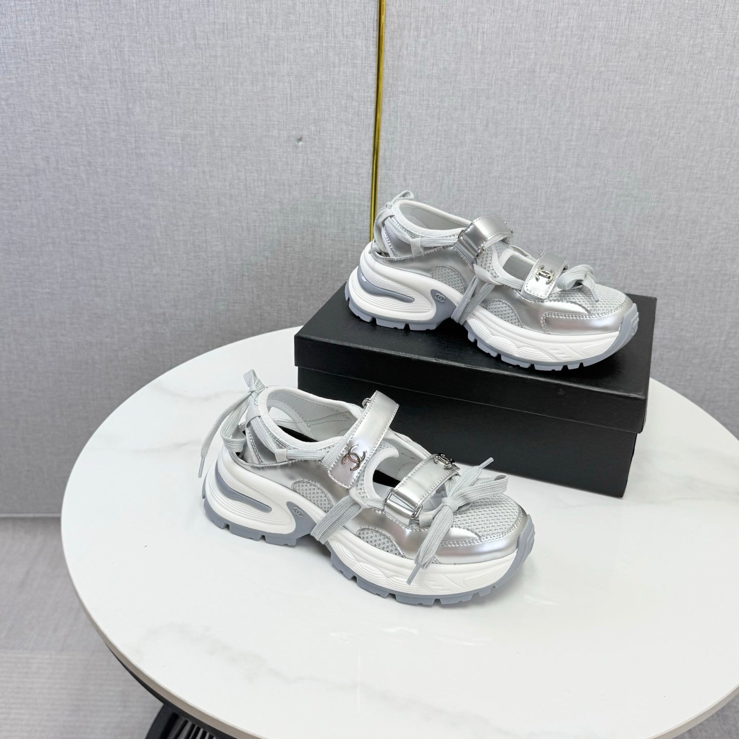 CC 26s Casual Sneakers White Sliver Leather Mesh 865830