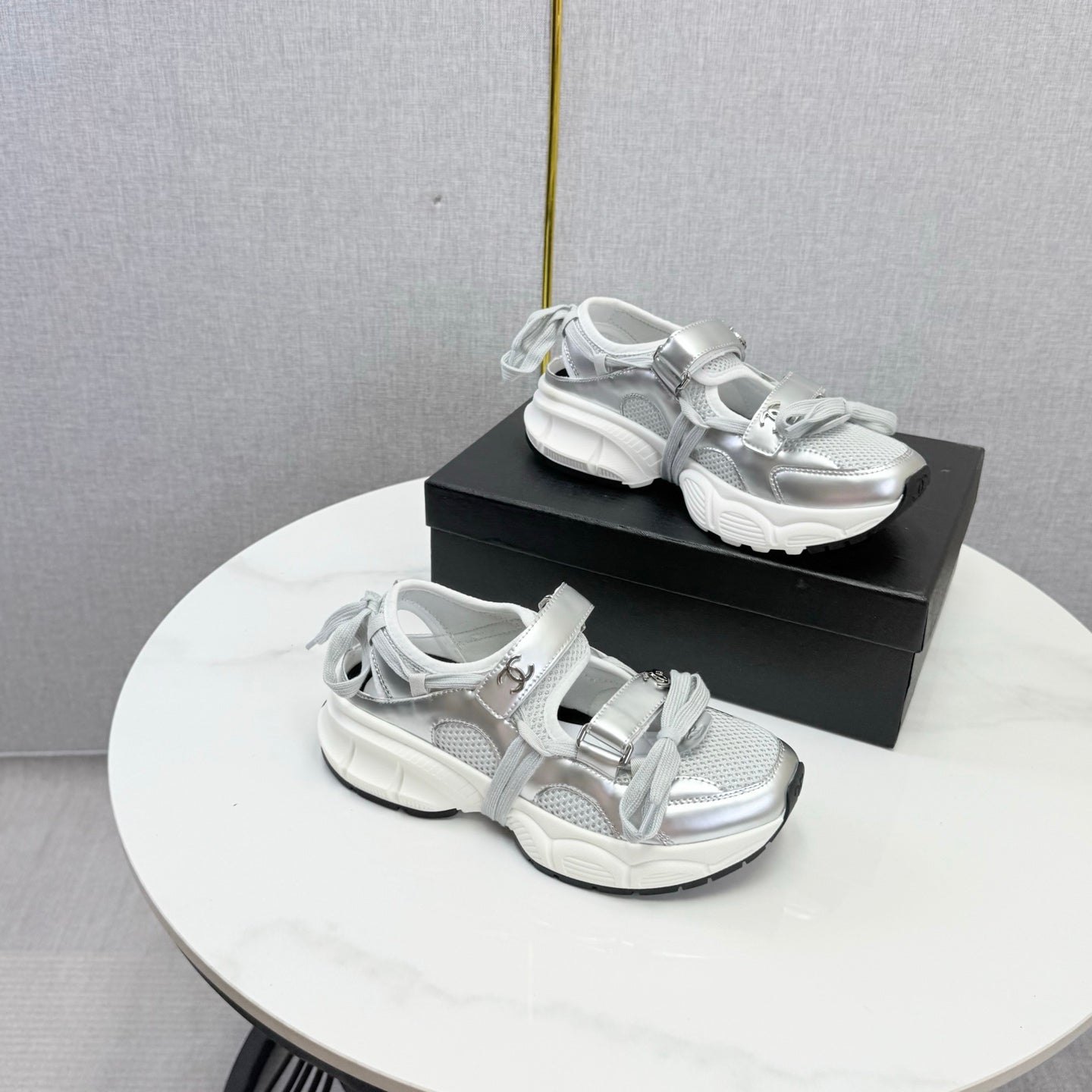 CC 26s Casual Sneakers White Grey Metalic Leather Mesh 865837