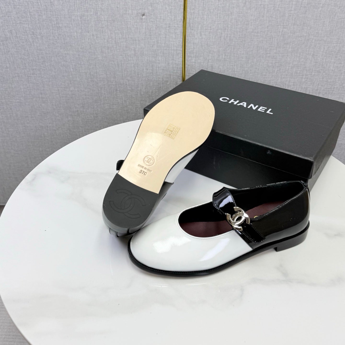 CC 26s Mary Jane Flats Black White Patent Leather 904498