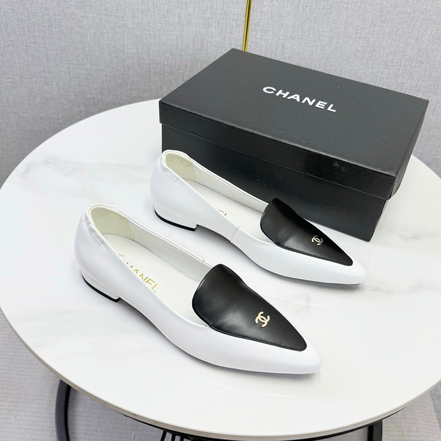 CC 26s Pointed Loafers Black White Sheepskin 972787