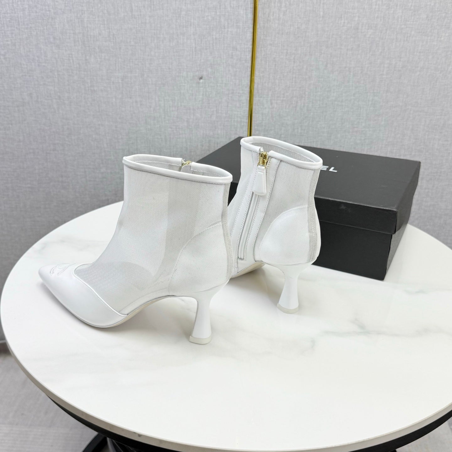 CC 26s Pointed-Toe Stiletto Ankle Boots White Sheepskin Mesh 972788