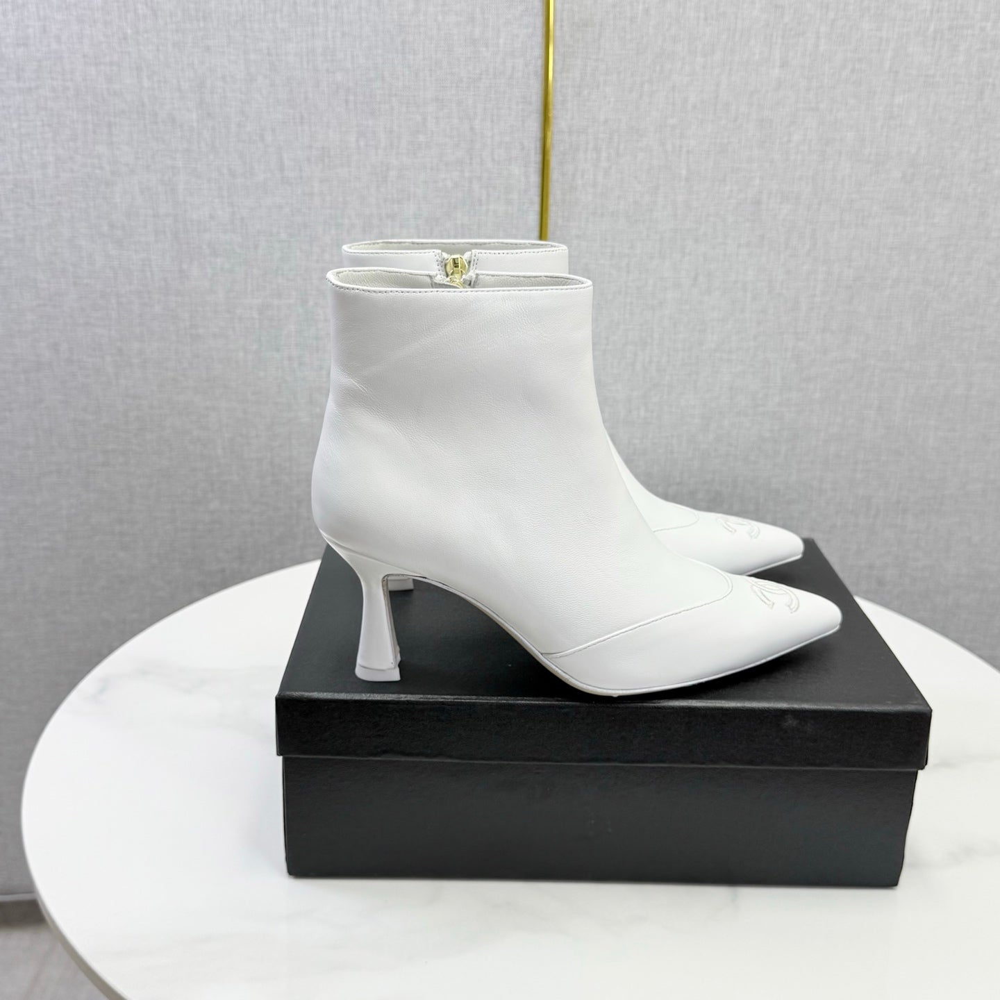 CC 26s Pointed-Toe Stiletto Ankle Boots White Cowhide 972795