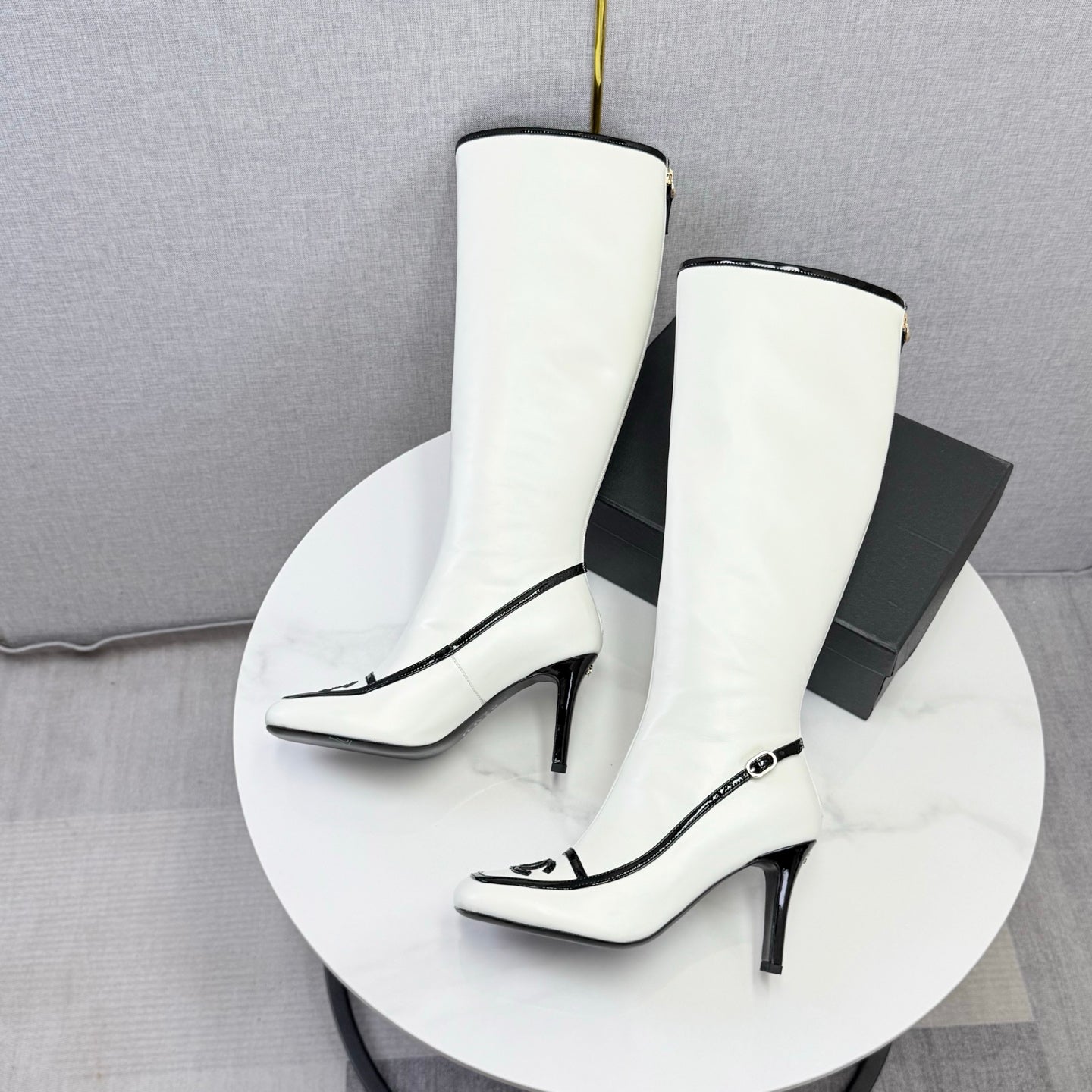 CC 26s Silhouette Long Boots White Black Sheepskin 972809