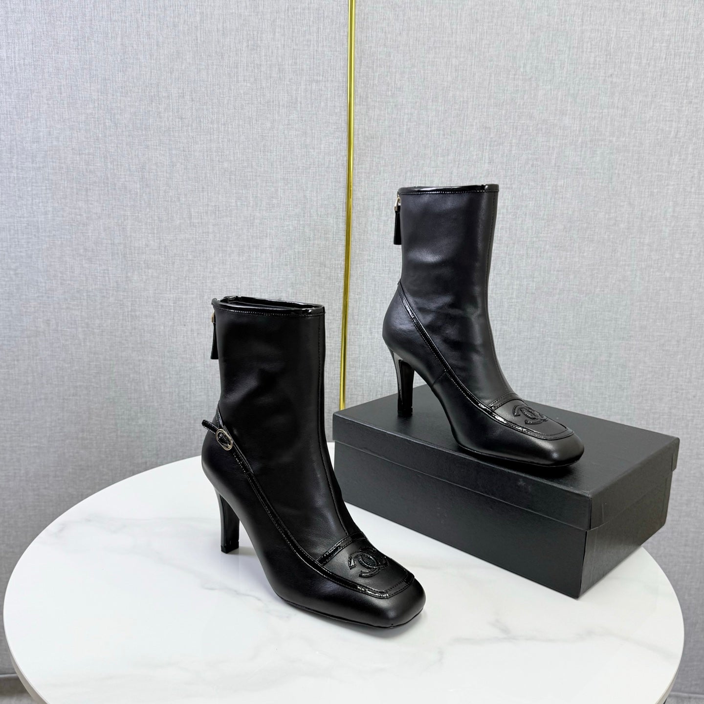 CC 26s Silhouette Ankle Boots Black Sheepskin 972811