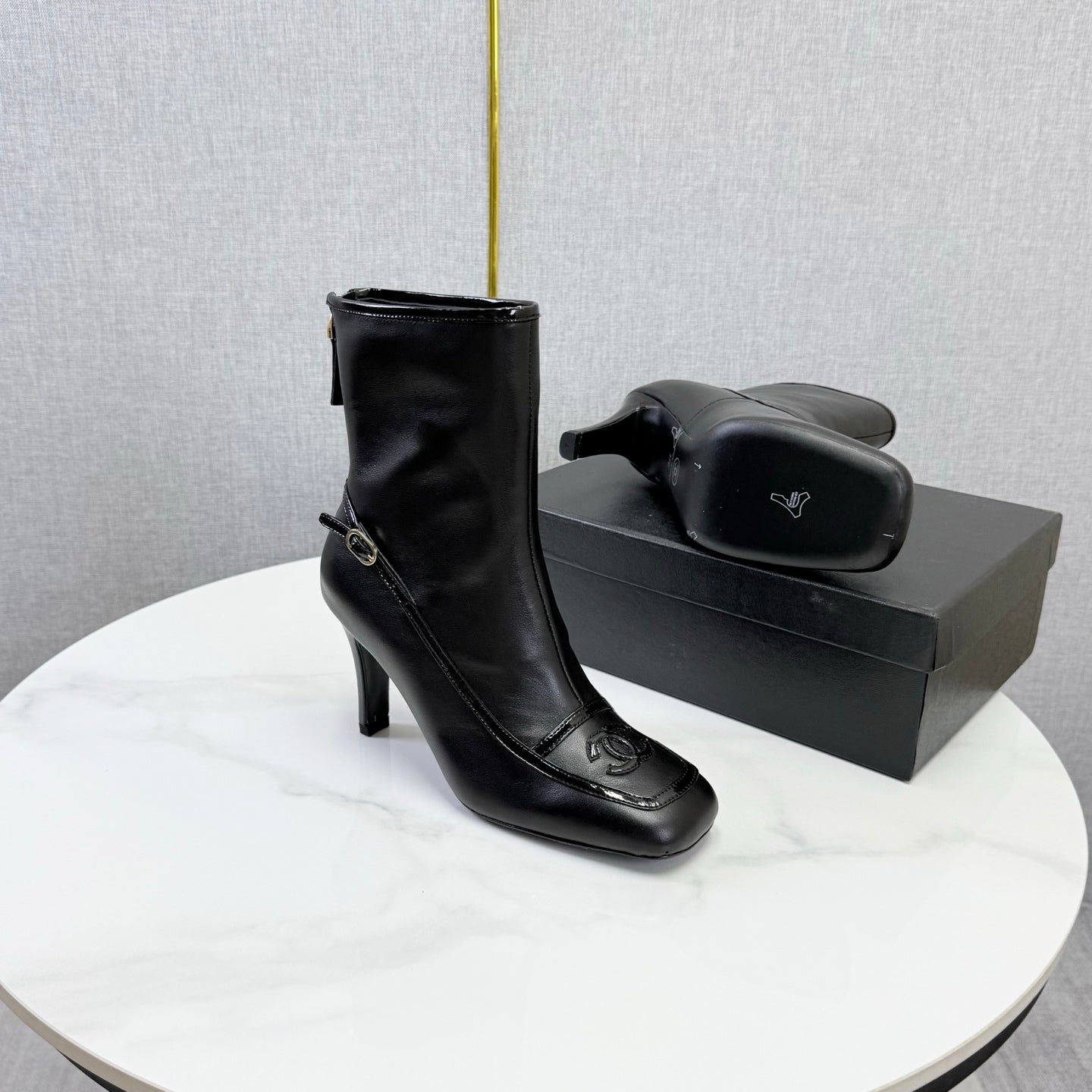 CC 26s Silhouette Ankle Boots Black Sheepskin 972811