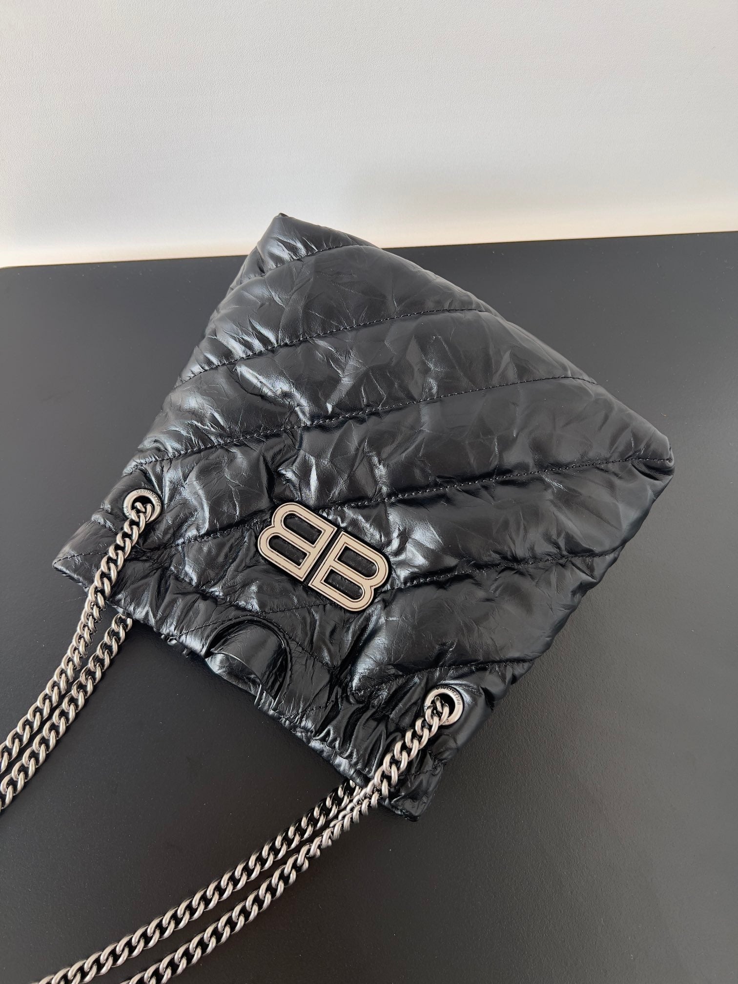 CRUSH TOTE BAG 20 IN BLACK QUILTED CALFSKIN SILVER HARDWARE