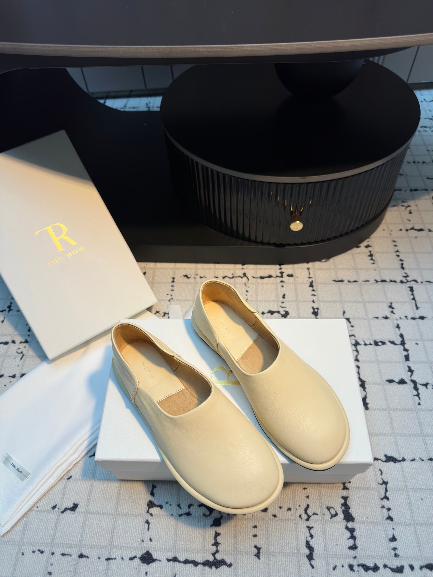 The Row Flat Loafer Beige Calfskin 334452