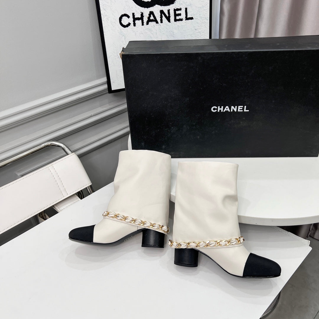 CC 25 Short Boots With Chain 55mm White Cowhide Black Grosgrain 374028