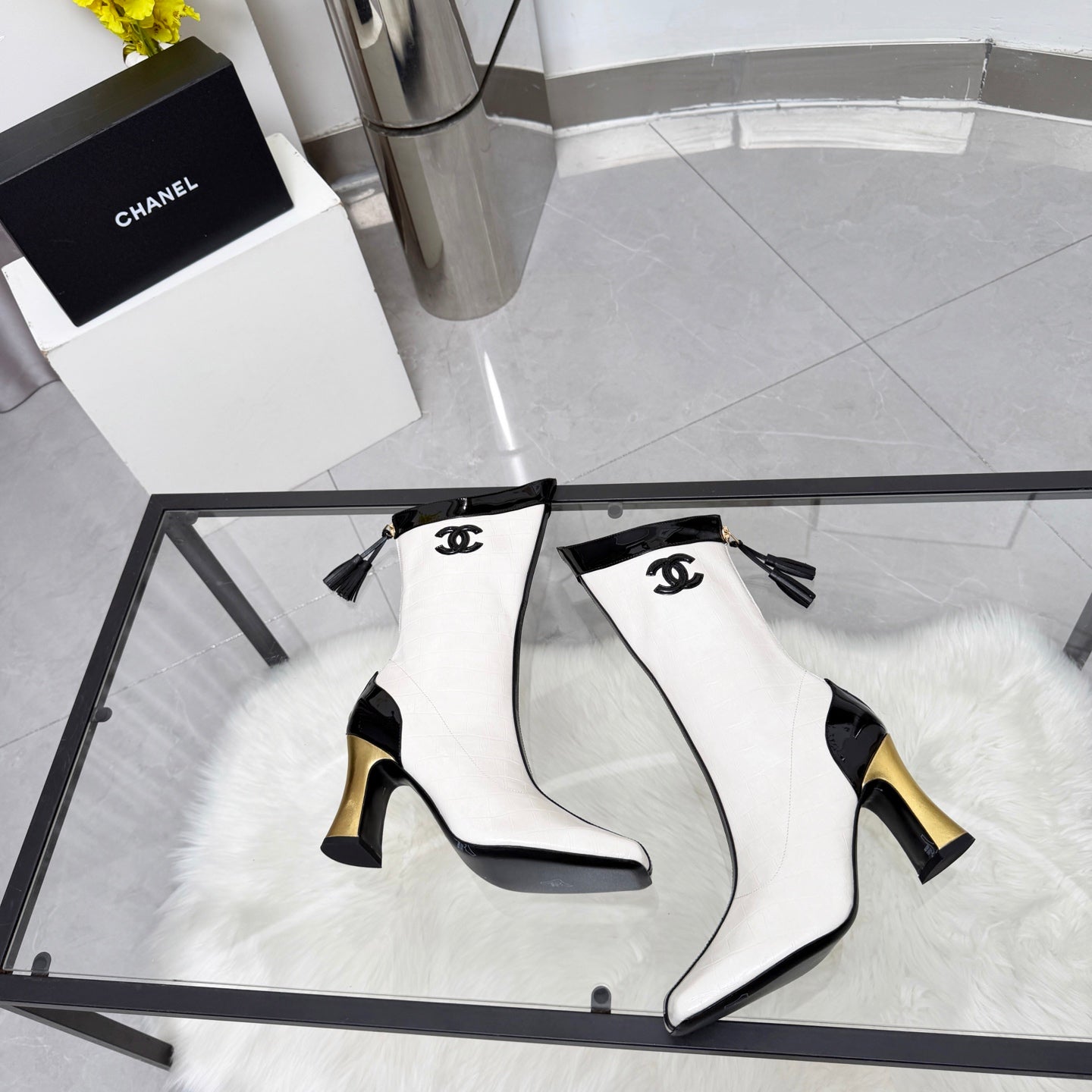 CC 26 FW Ankle Boots 8.5cm Black White Sheepskin 919940