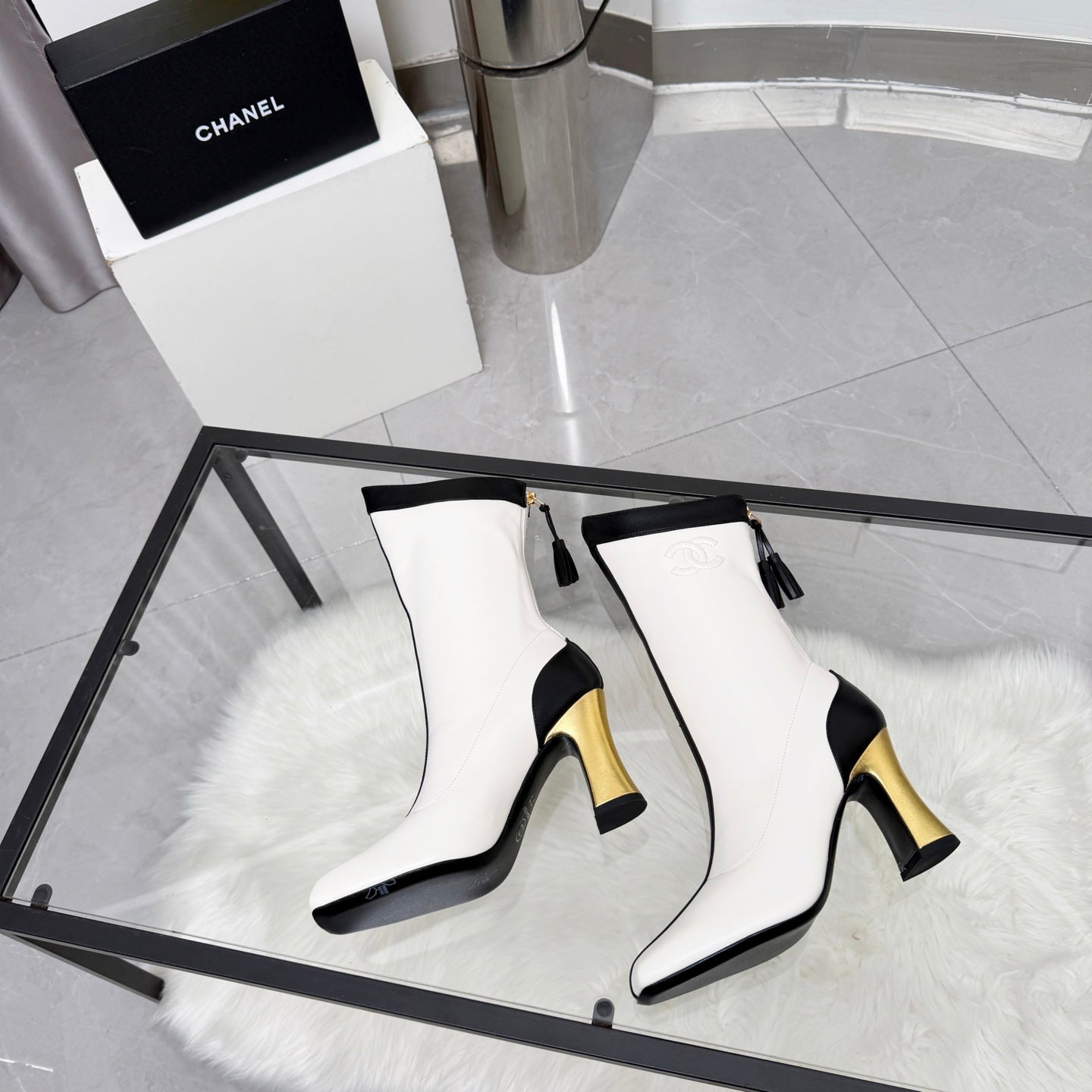CC 26 FW Ankle Boots 8.5cm Black White Sheepskin 919945