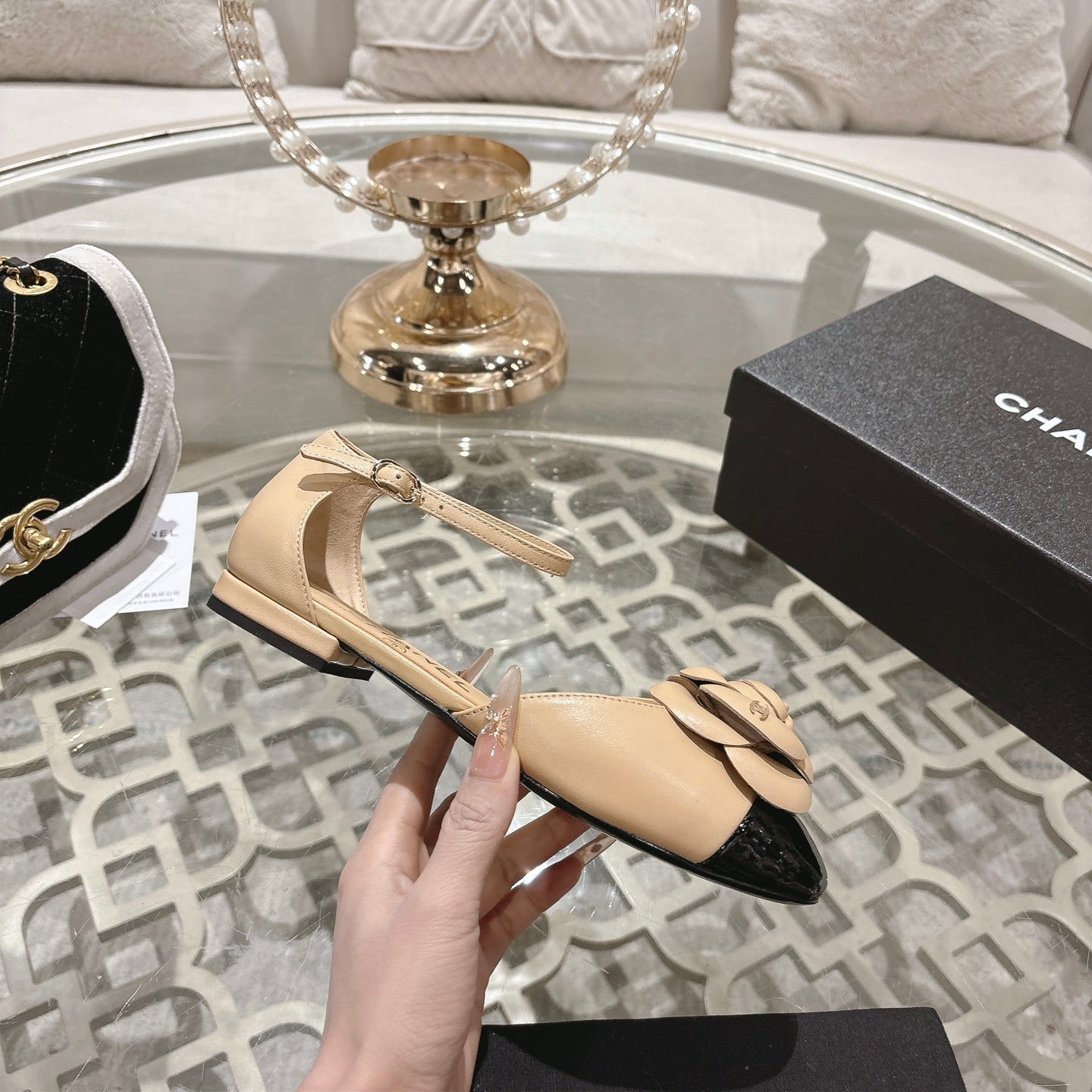 CC 26s Camellia Hollow Sandals Beige Sheepskin 736523
