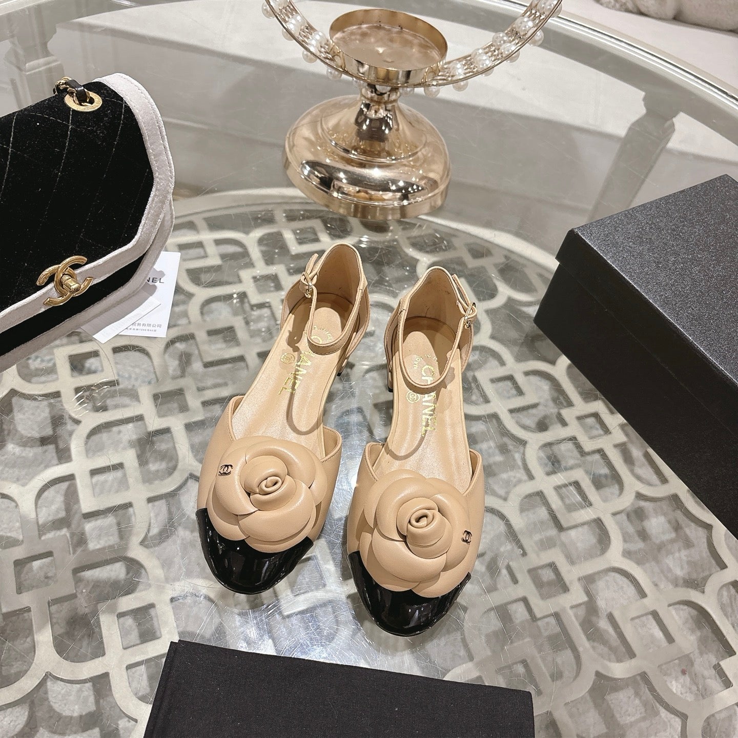 CC 26s Camellia Hollow Sandals Beige Sheepskin 736523
