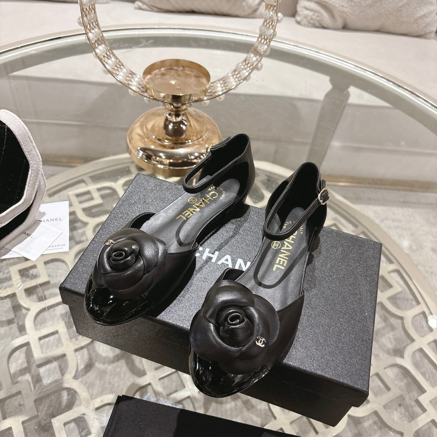 CC 26s Camellia Hollow Sandals Black Sheepskin 736524