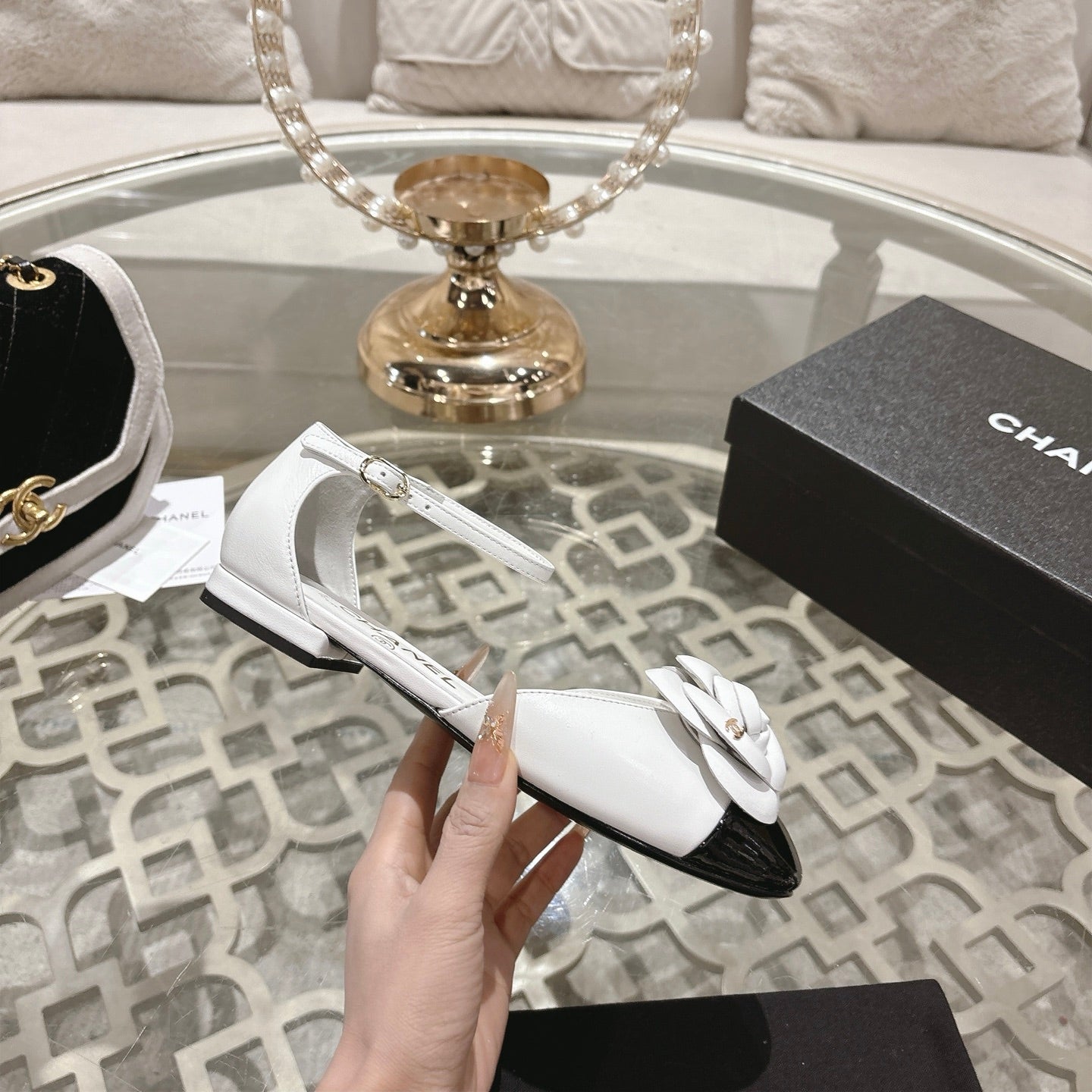 CC 26s Camellia Hollow Sandals White Sheepskin 736525