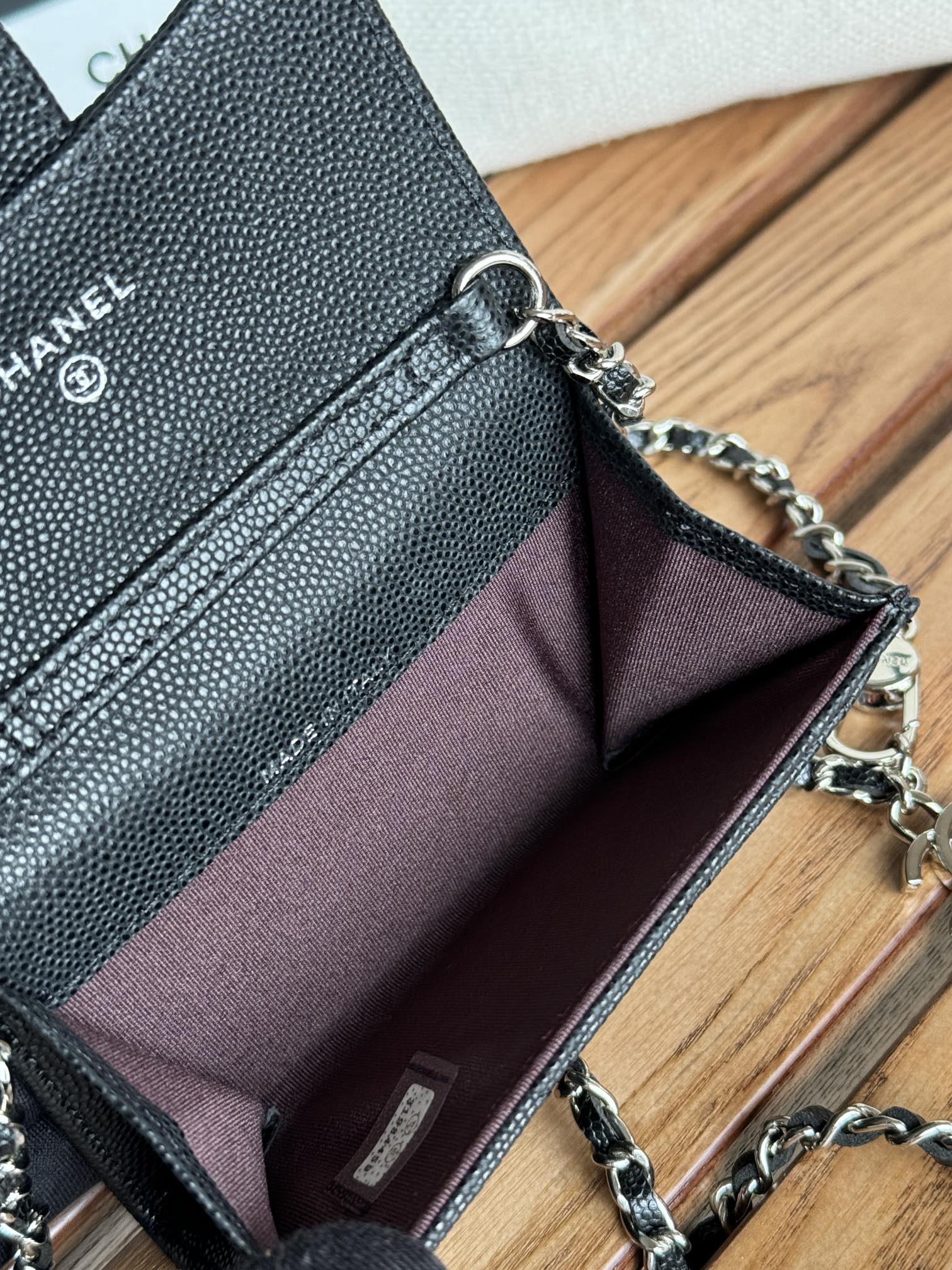 CC 24 Classic Wallet On Chain 11cm Black Sliver Metal Caviar 240668