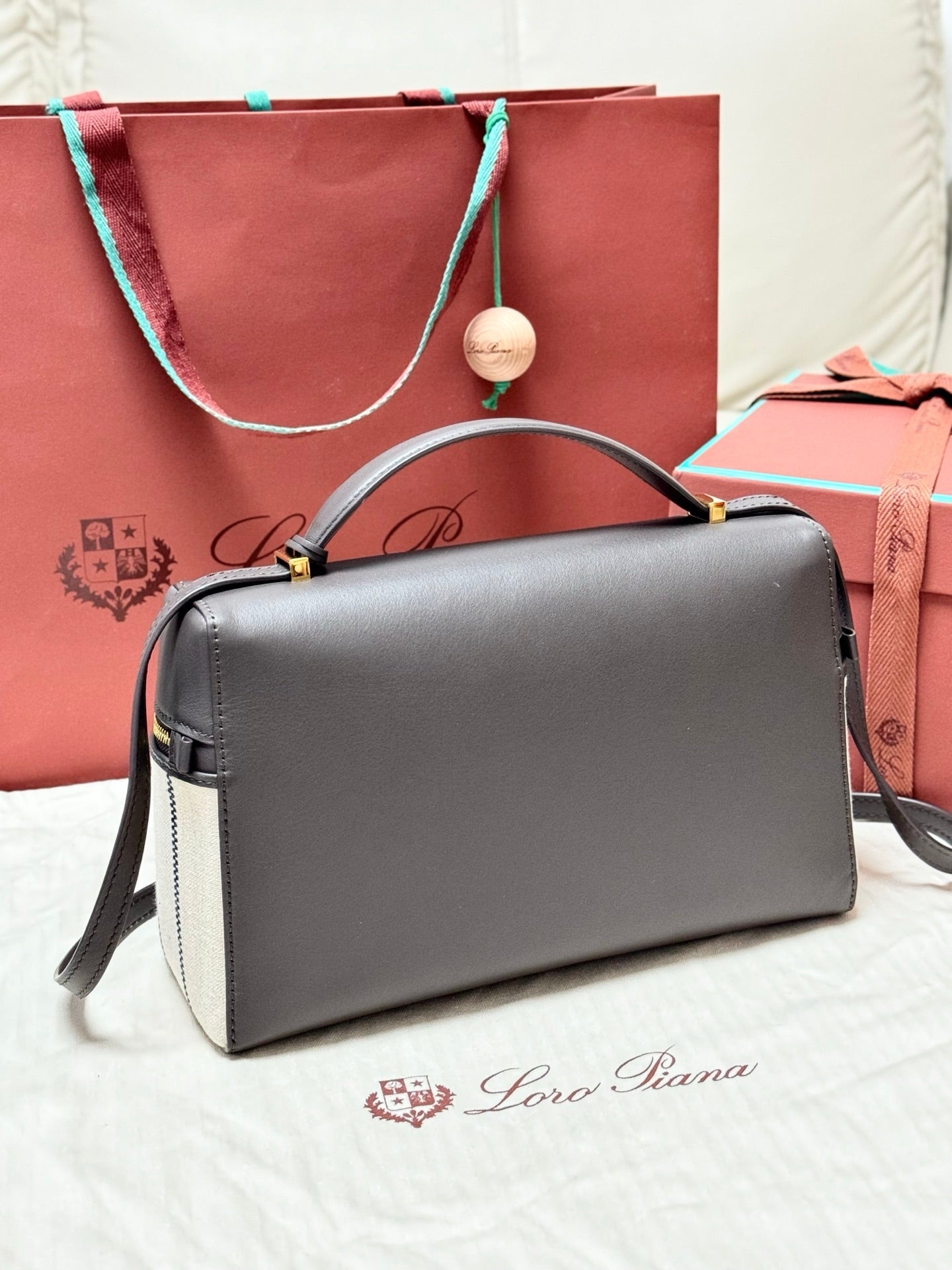 LP Extra Pouch L27 Dark Brown Calfskin Linen 282227