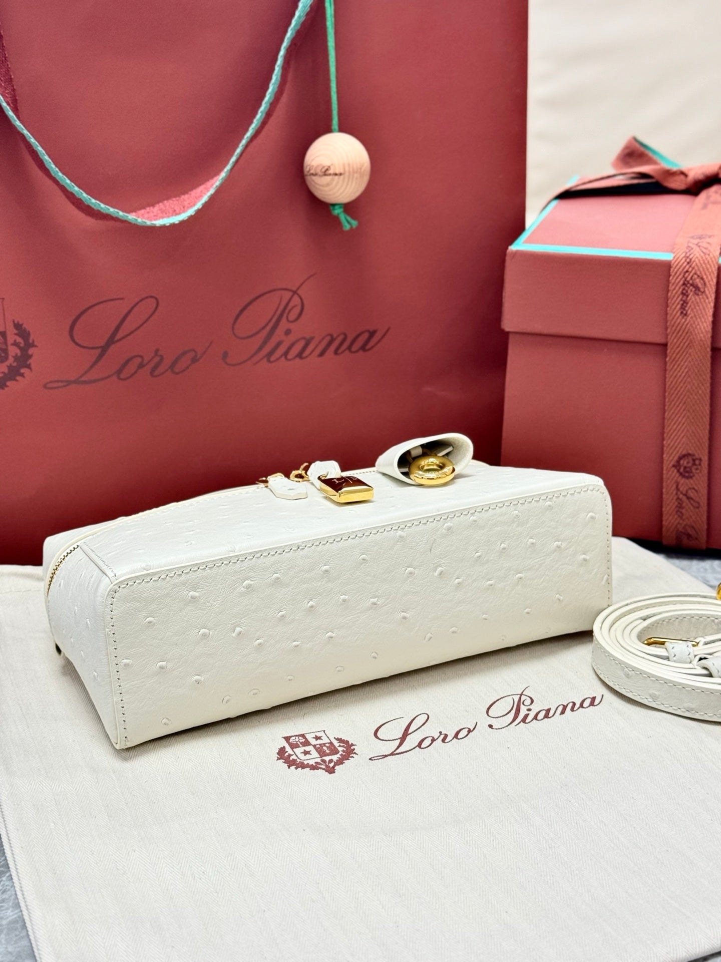 LP Extra Pouch L23 Off-White Ostrich Pattern Leather