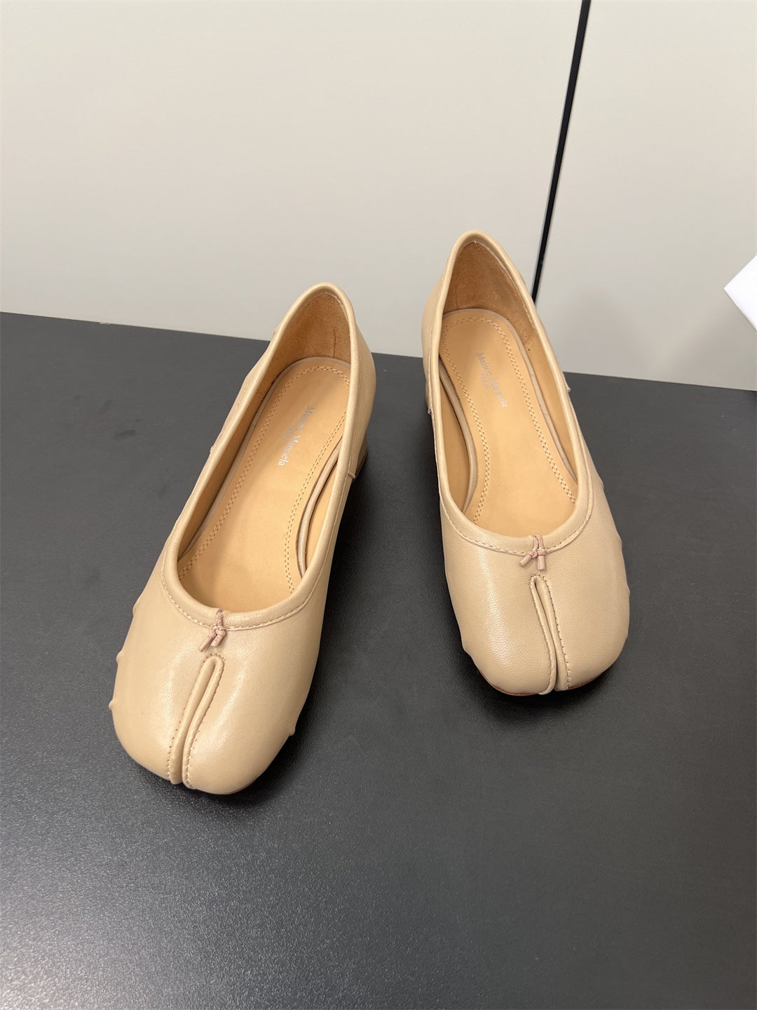 Maison Margiela Tabi Ballerina Heeled Pump Beige Sheepskin 542778